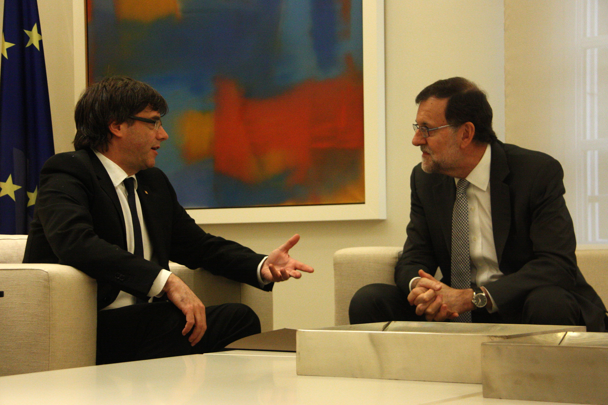 Catalan President, Carles Puigdemont during his first meeting with Current Spanish President, Mariano Rajoy (by ACN)