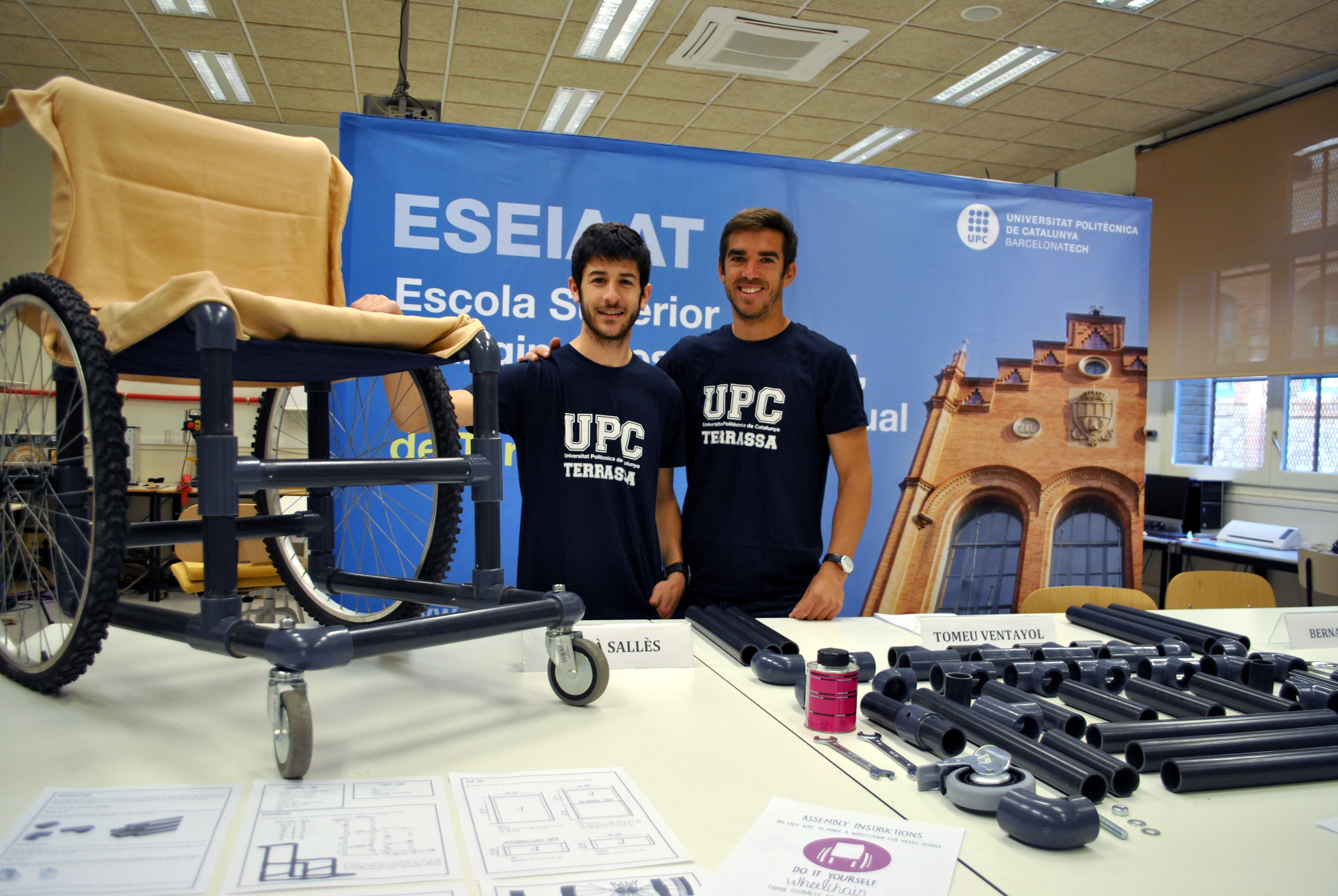 Bernat Villa and Adrian Sallés have designed and built a low cost wheelchair for people in developing countries (by UPC)