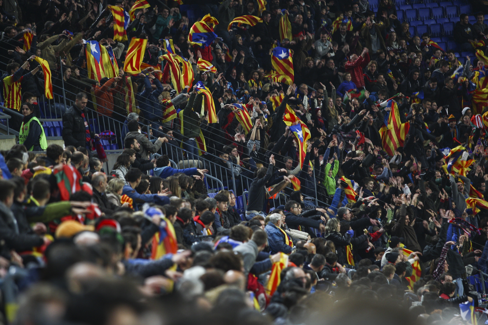 Supporters showing pro-independence flags at Camp Nou, in December (by ACN)