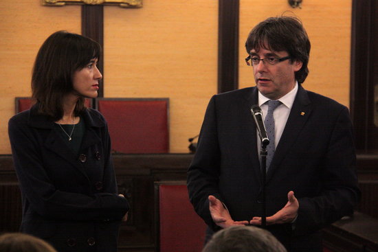 The Catalan President, Carles Puigdemont, with the Mayor of Santa Coloma de Gramenet, Núria Parlón (by ACN)