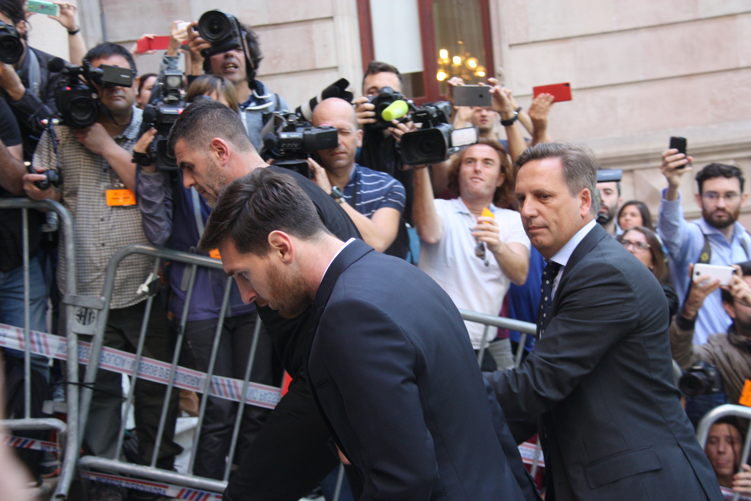 Leo Messi arriving at Barcelona's High Court (by ACN)