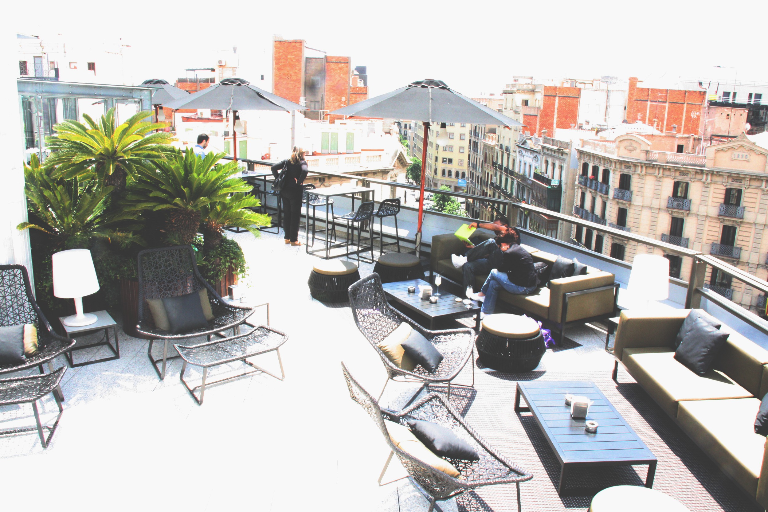 A hotel terrace in Barcelona, overviewing the city (by ACN)