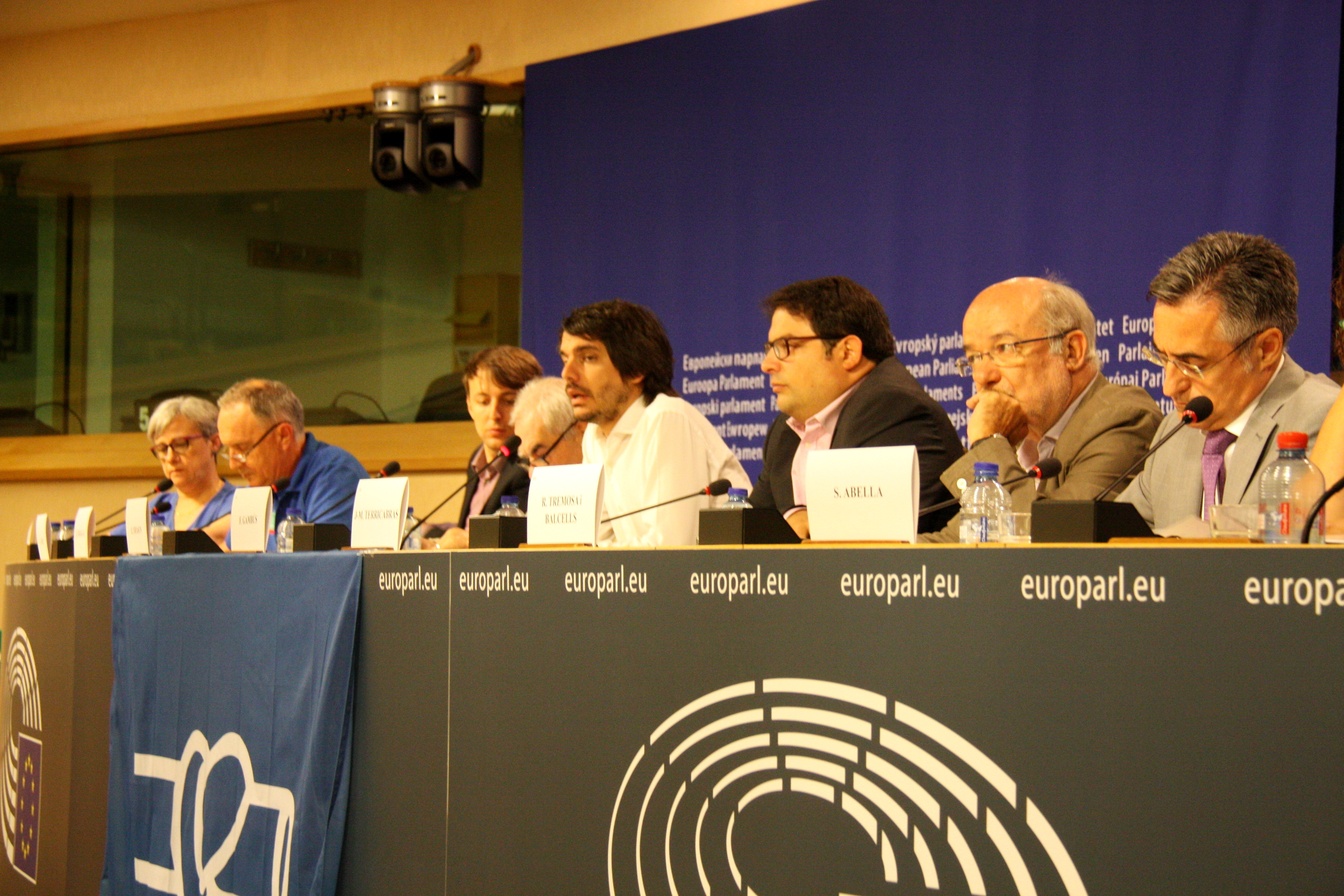 Catalan MEPs and members of the Platform for the Defence of the Ebro Delta (PDE) at the European Parliament (by ACN) 