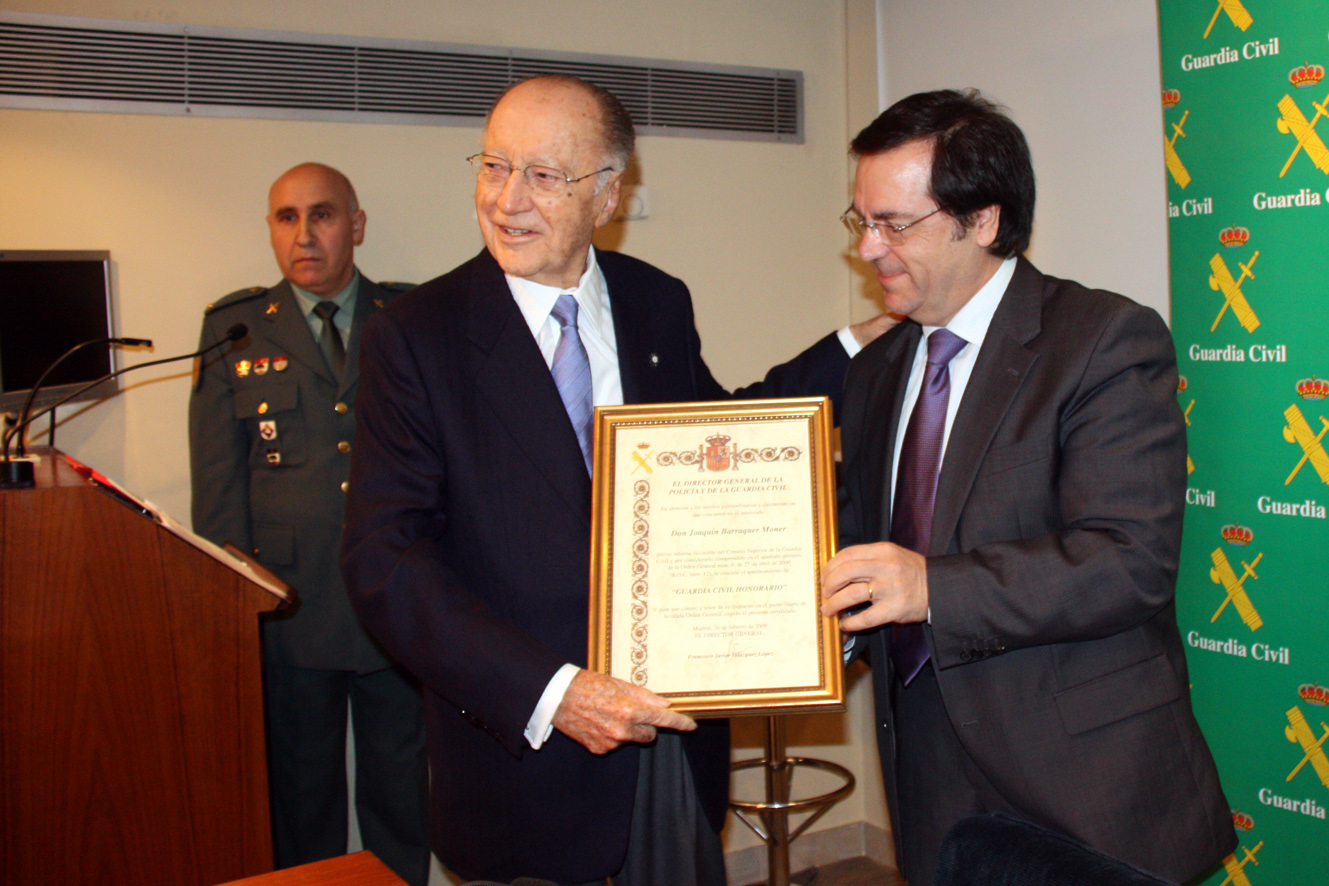 Ophthalmologist Joaquim Barraquer with the Government representative Joan Rangel in a picture from 2010 (by ACN)