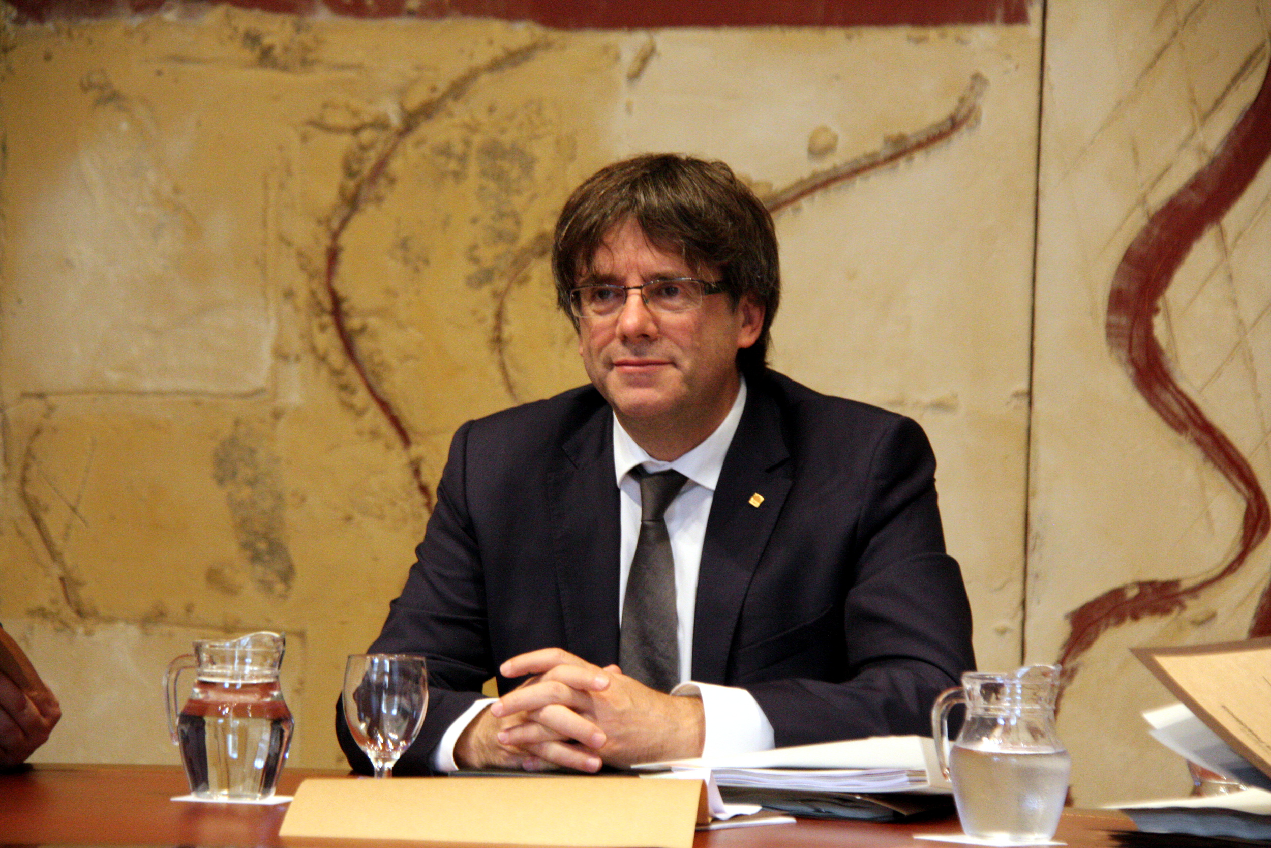 Catalan President, Carles Puigdemont, during the executive's meeting (by ACN)