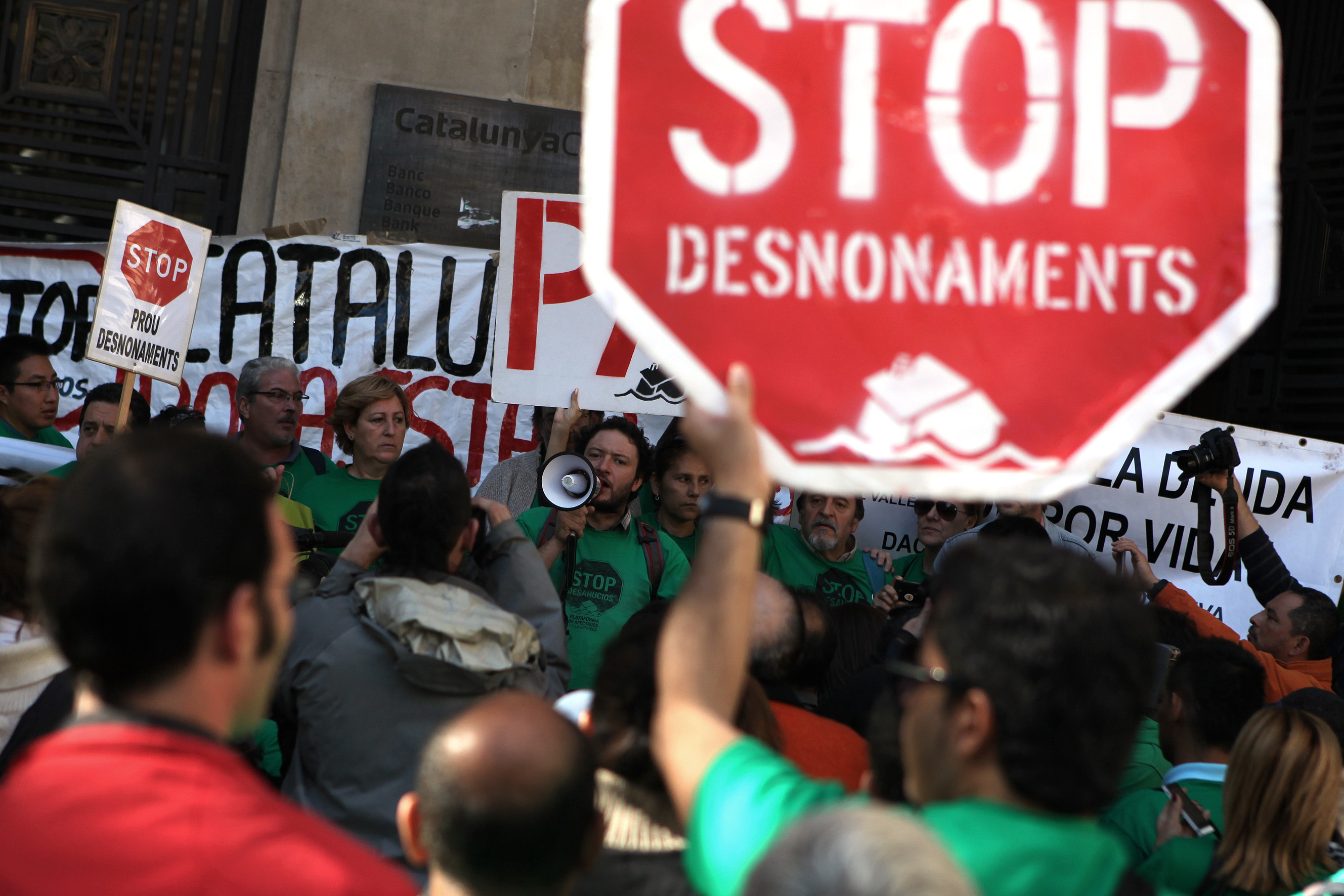 Image of a demonstration against evictions organised by the Platform for People Affected by Mortgages (PAH) (by ACN)