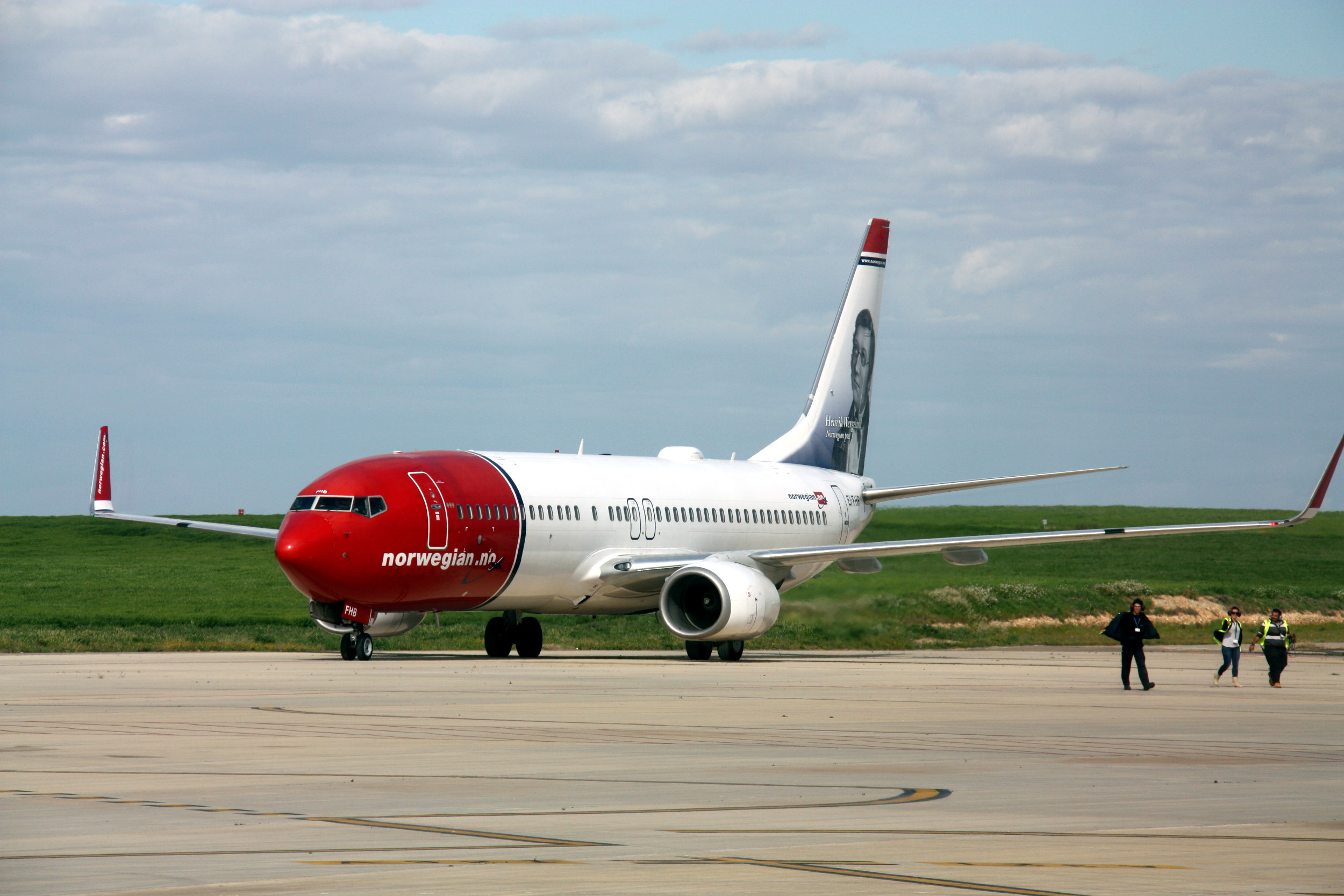 Norwegian airplane at Lleida-Alguaire airport, western Catalonia (by ACN). 