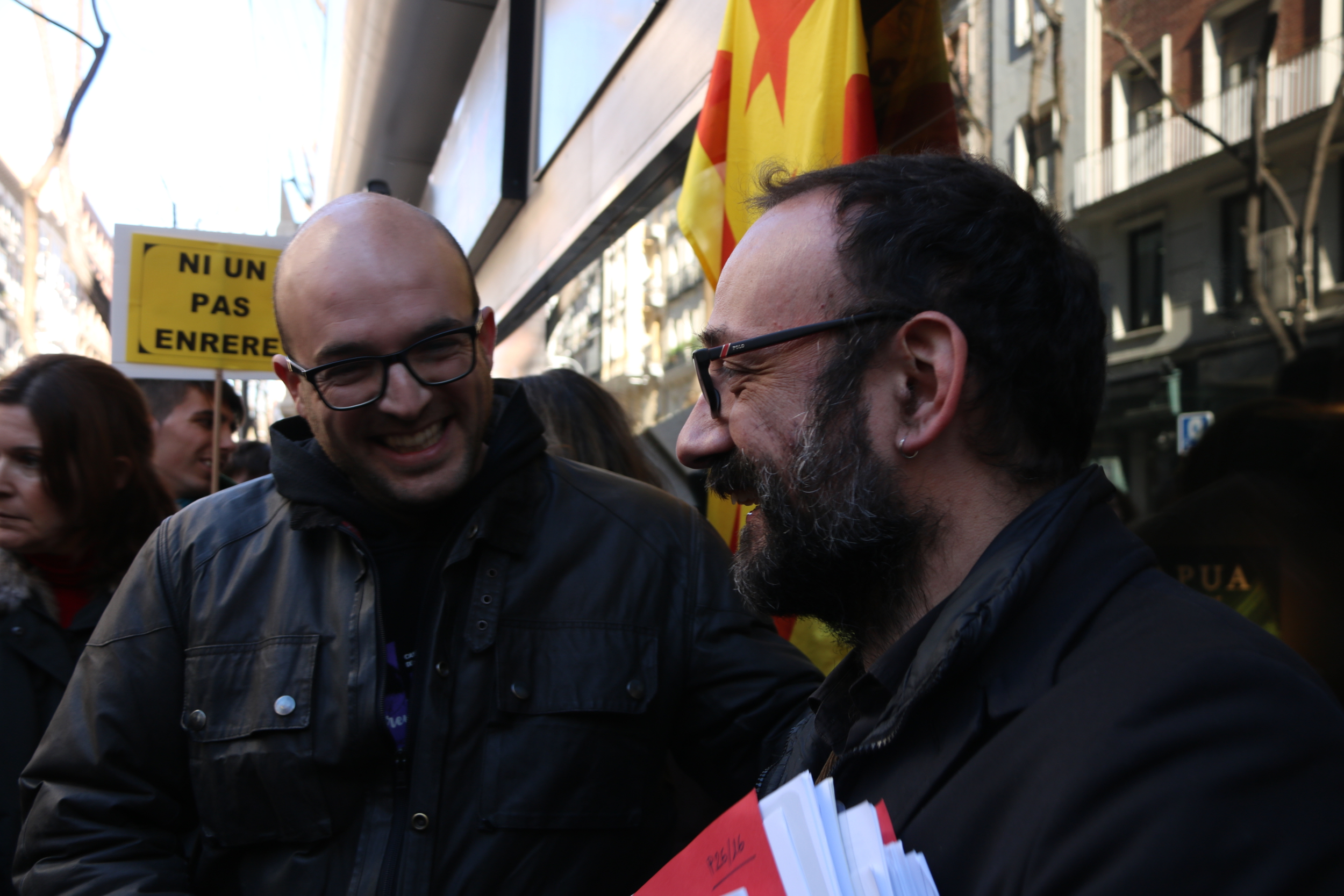Vic City Councillor, Joan Coma, and his lawyer, CUP MP Benet Salellas in front of Madrid's Audiencia Nacional (by ACN)