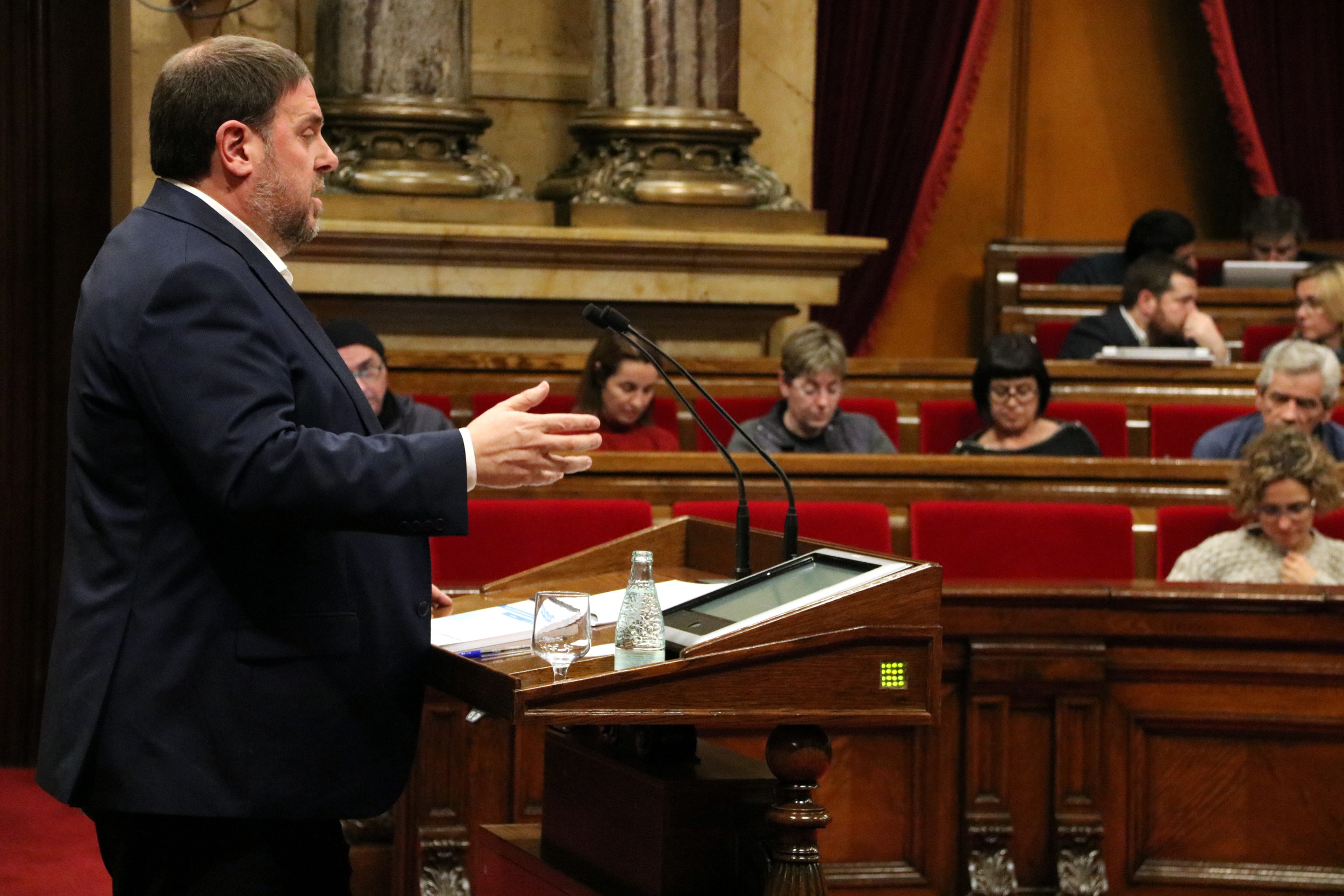 Catalan Vice President and Minister for Economy, Oriol Junqueras, presenting the Budget for 2017 to the Parliament (by ACN)