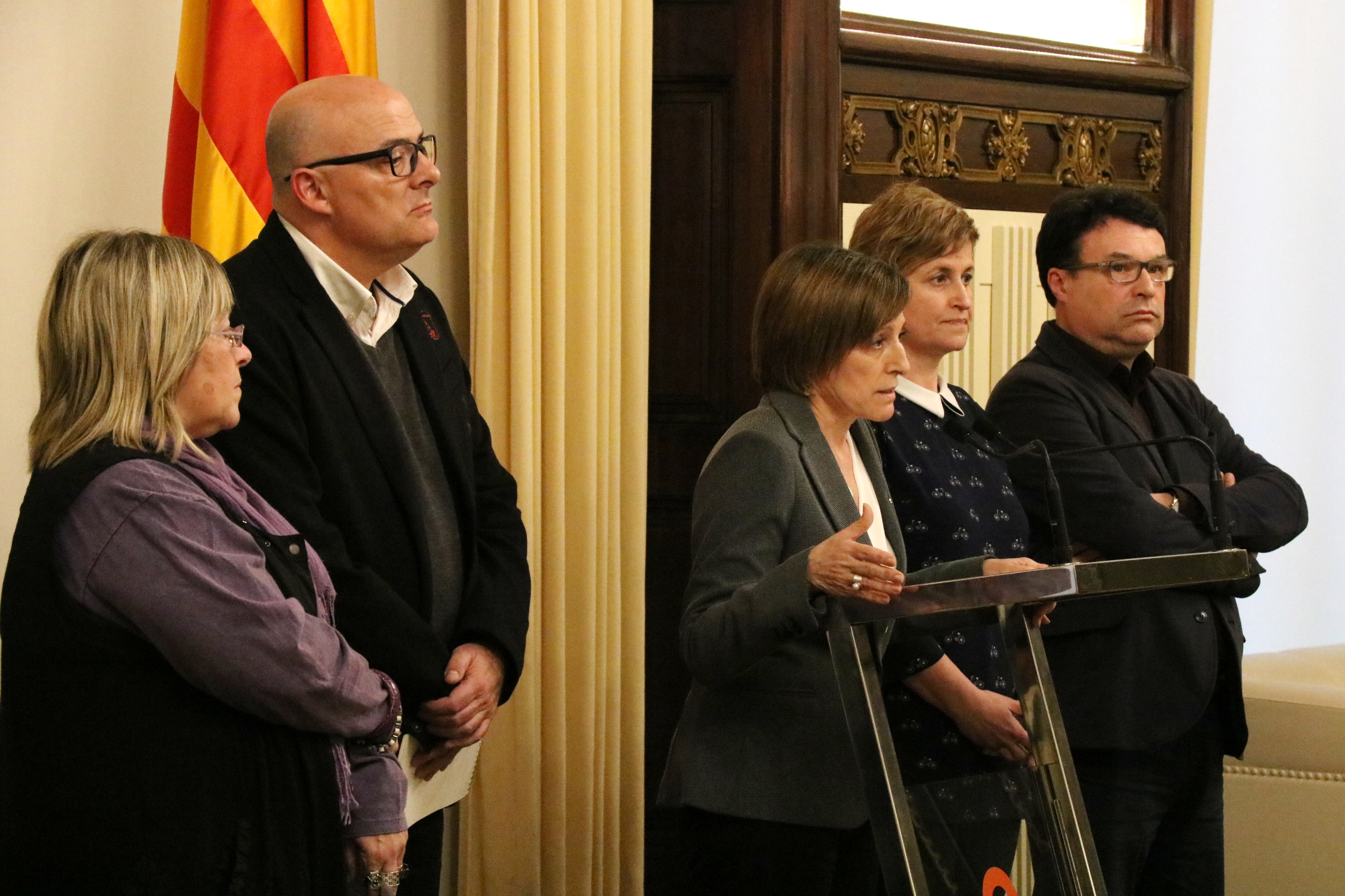 Parliament's President, Carme Forcadell, together with the members of the Parliament's Bureau (by ACN)