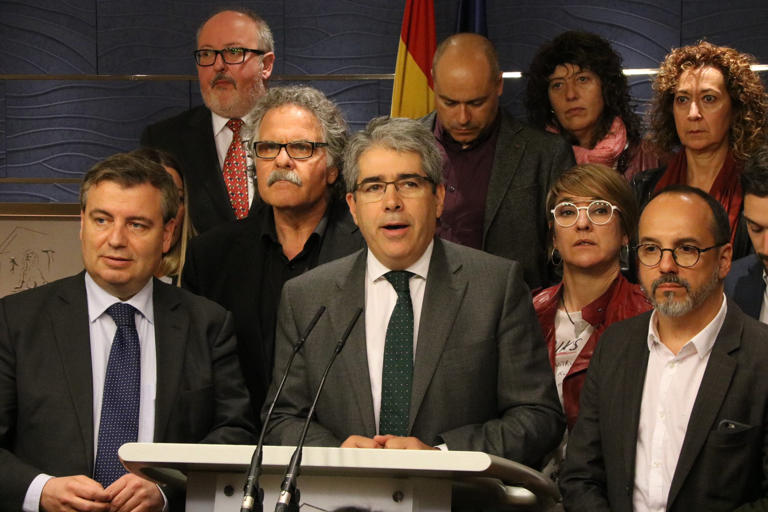 Former Catalan Minister for Presidency and Catalan European Democratic Party (PDeCAT), Francesc Homs addressing the press before leaving his seat in the Spanish Parliament (by ACN)