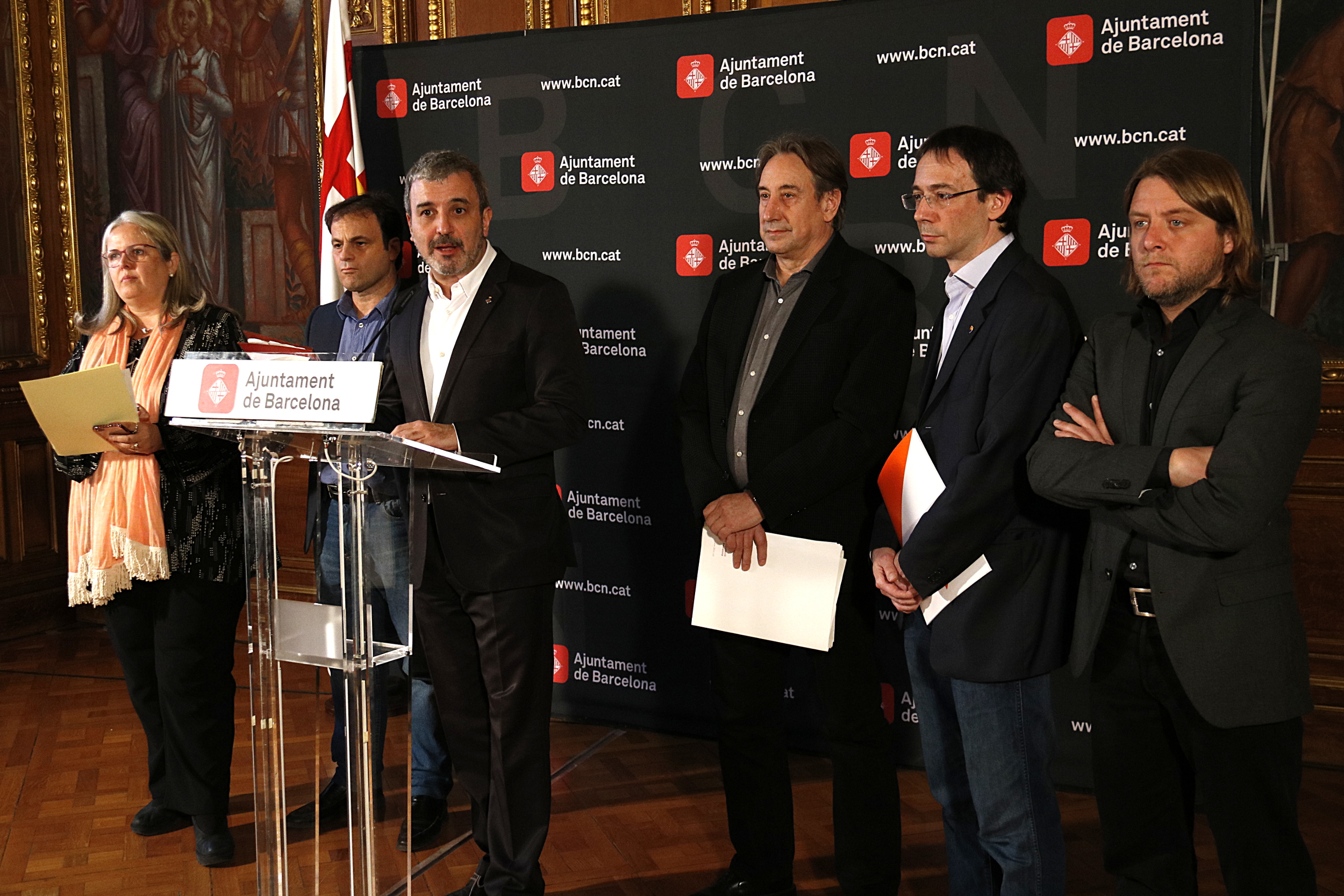 Barcelona's Deputy Mayor, Jaume Collboni, together with other members of the local government, announcing that Barcelona drops bid to host 2026 Winter Olympics (by ACN)