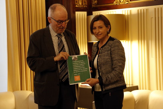 The Ombudsman of Catalonia, Rafael Ribó, presented his report to the President of the Catalan Parliament, Carme Forcadell (by ACN)