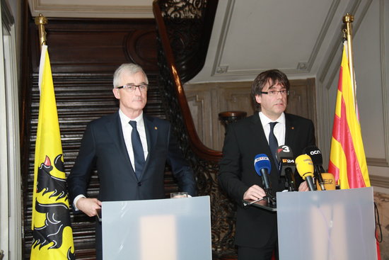 Catalan President, Carles Puigdemont, and Flemish Minister-President, Geert Bourgeois (by Laura Pous)