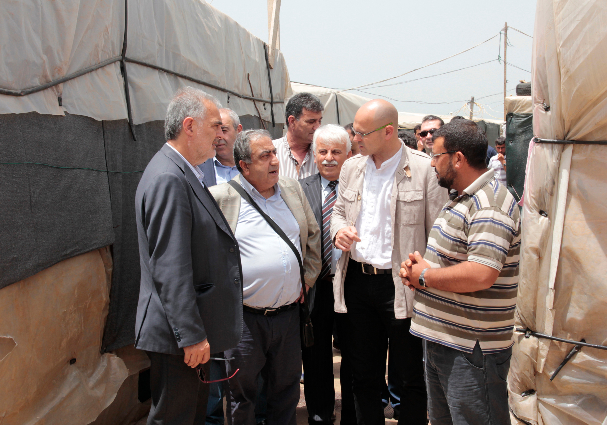 Catalan Minister for Foreign Affairs, Raül Romeva, visiting a refugees' camp at Halba, Lebanon (by Catalan Government)
