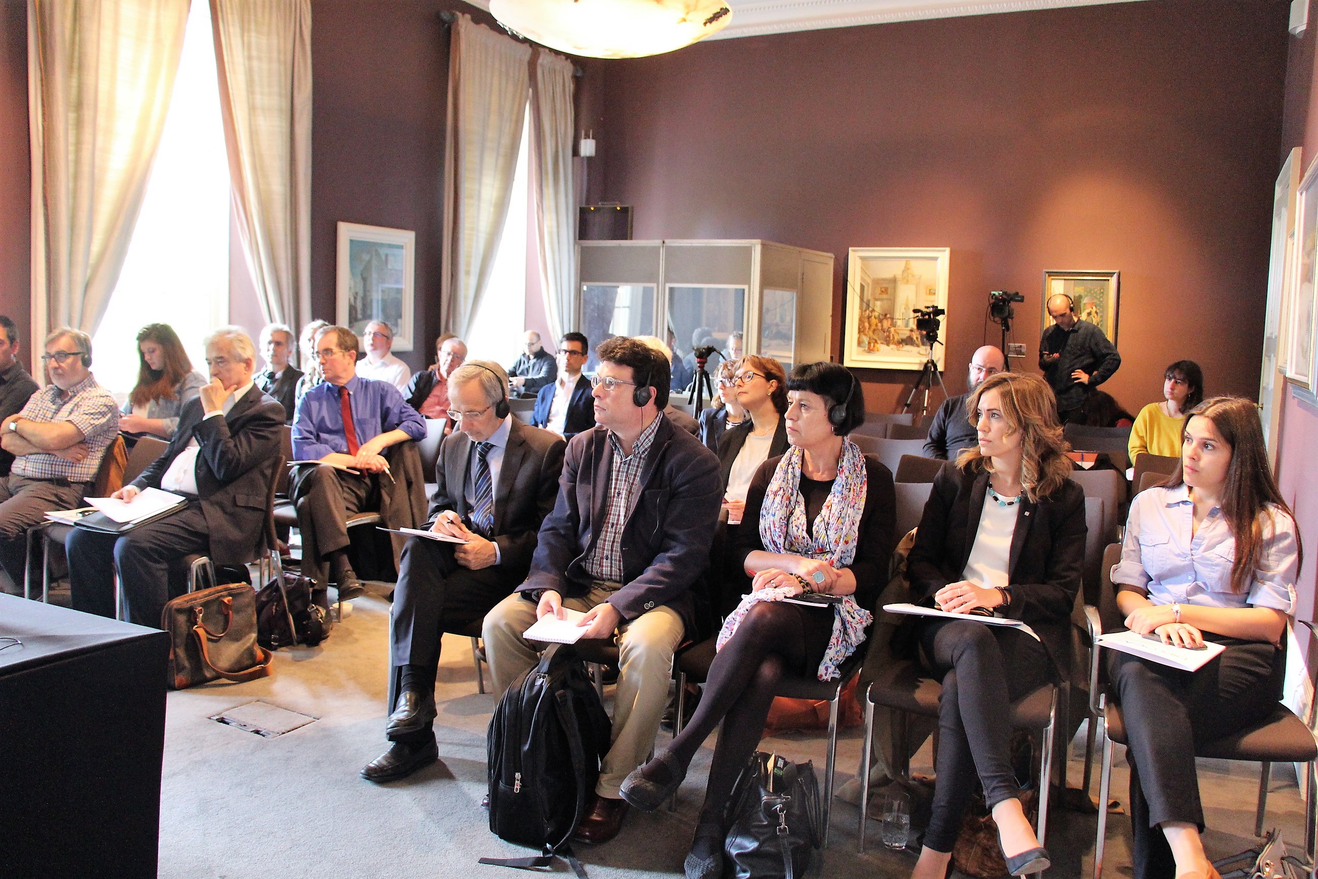 Public attending Diplocat's conference 'The Bombings of Barcelona and London' in London (by ACN)