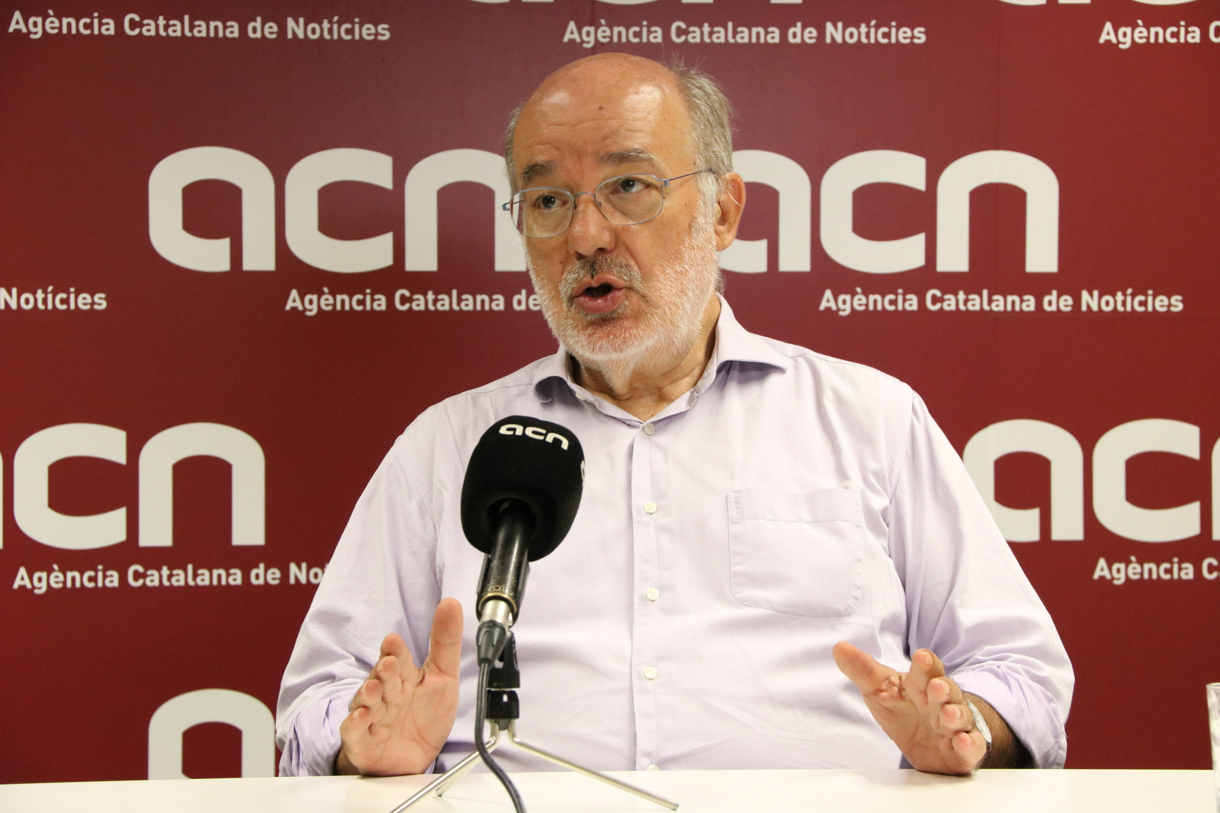 The MEP Josep Maria Terricabras during the interview with Catalan News (by Alan Ruiz)