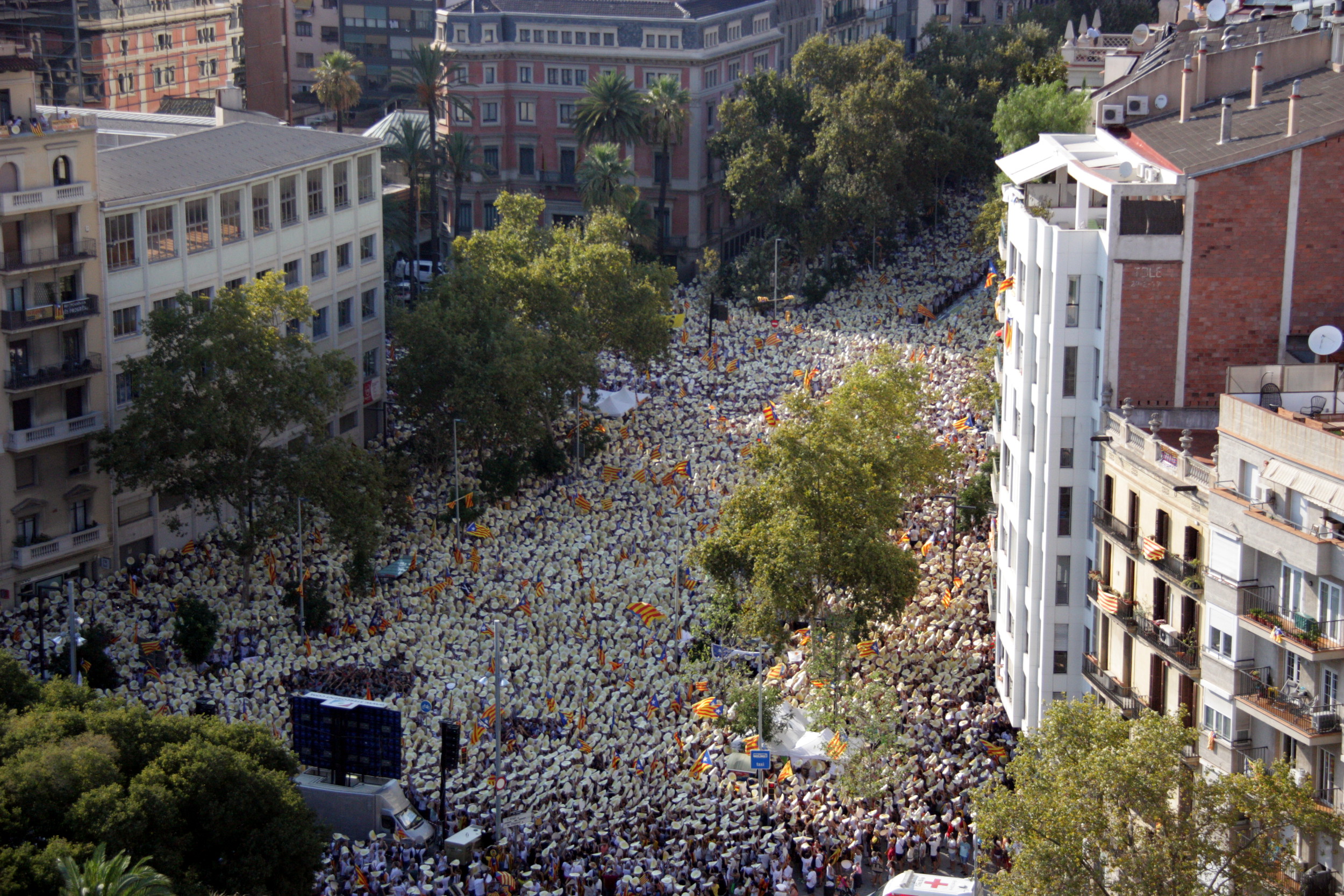 Image of the mobilisation for self-determination in Barcelona in 2016 (by ACN)
