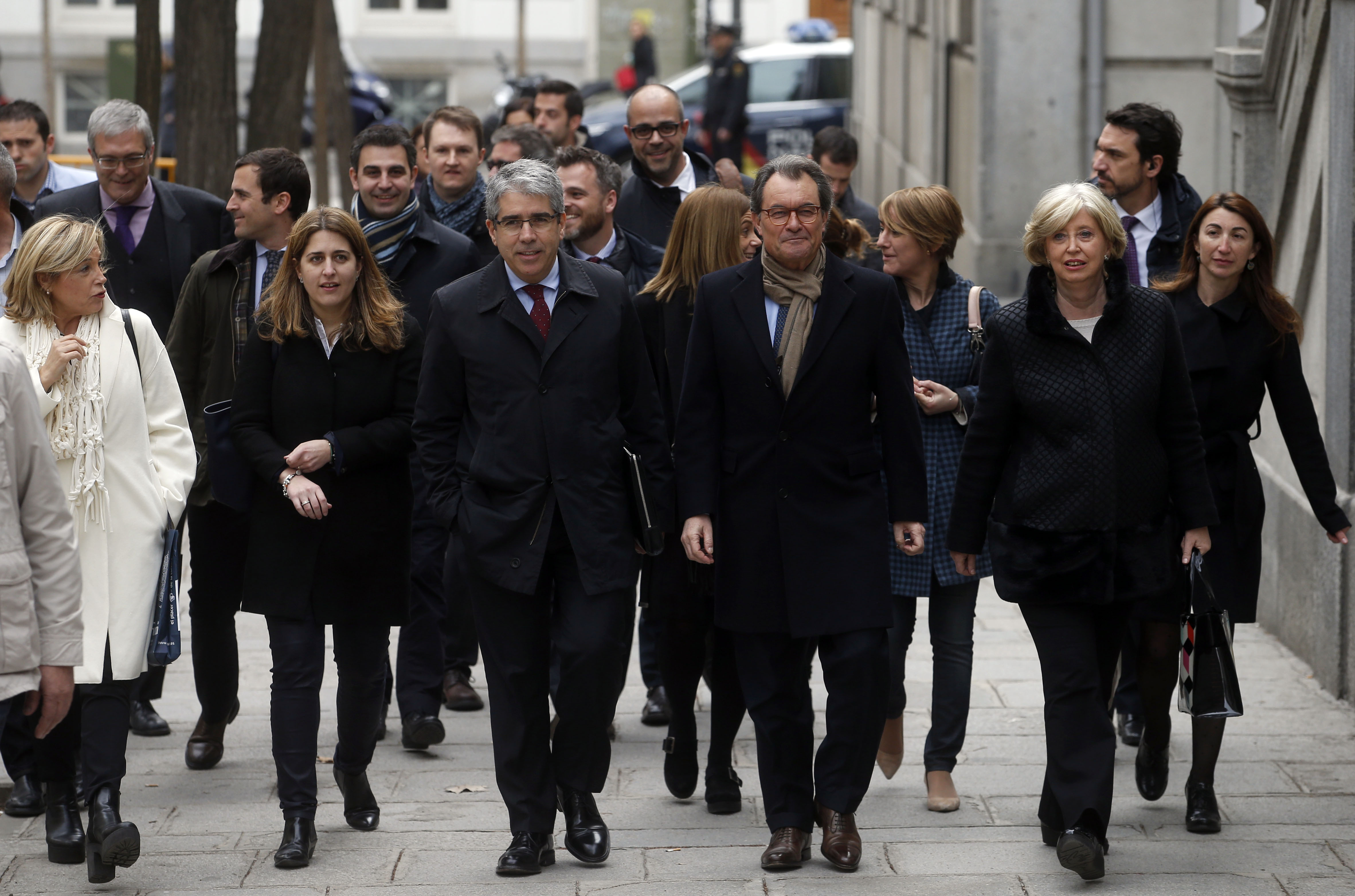 former president Artur Mas and ministers on their way to court (archive ACN)