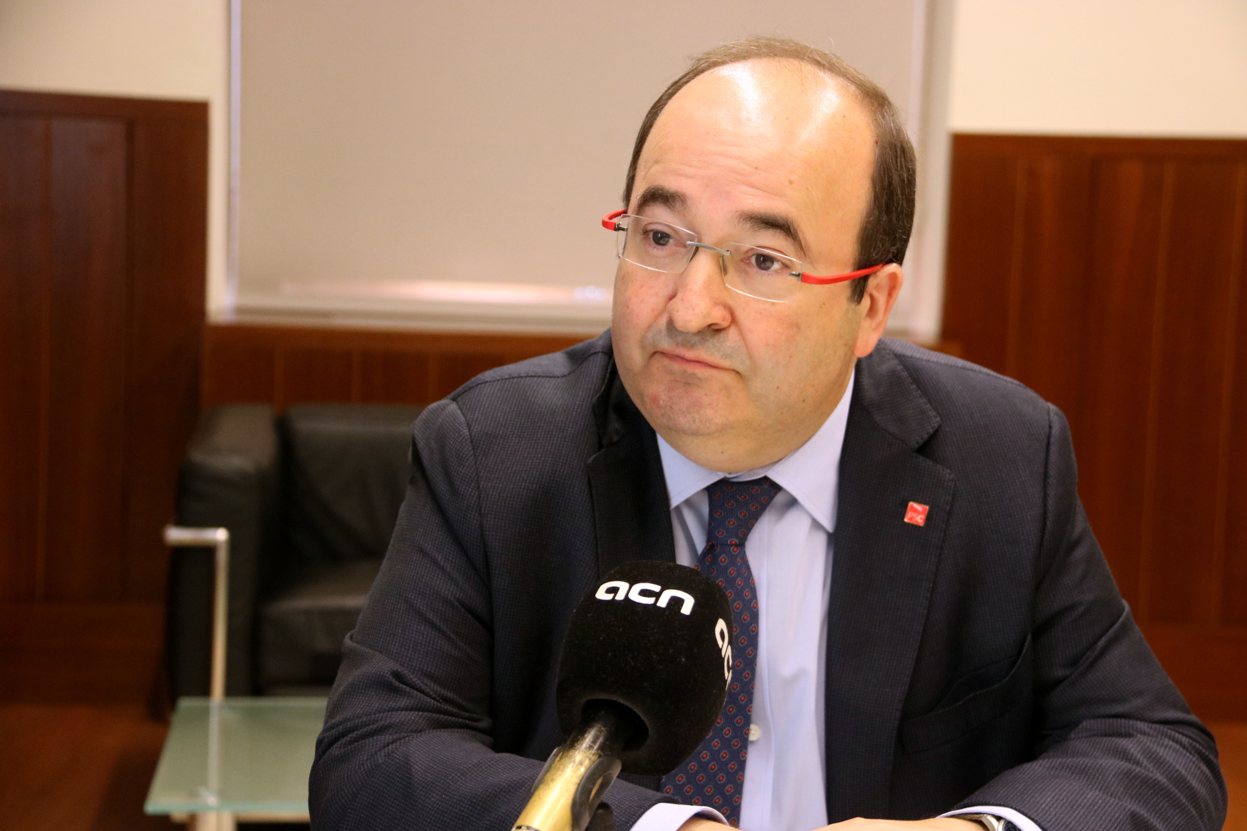 Socialist leader Miquel Iceta during the interview with ACN (by Laura Pous)