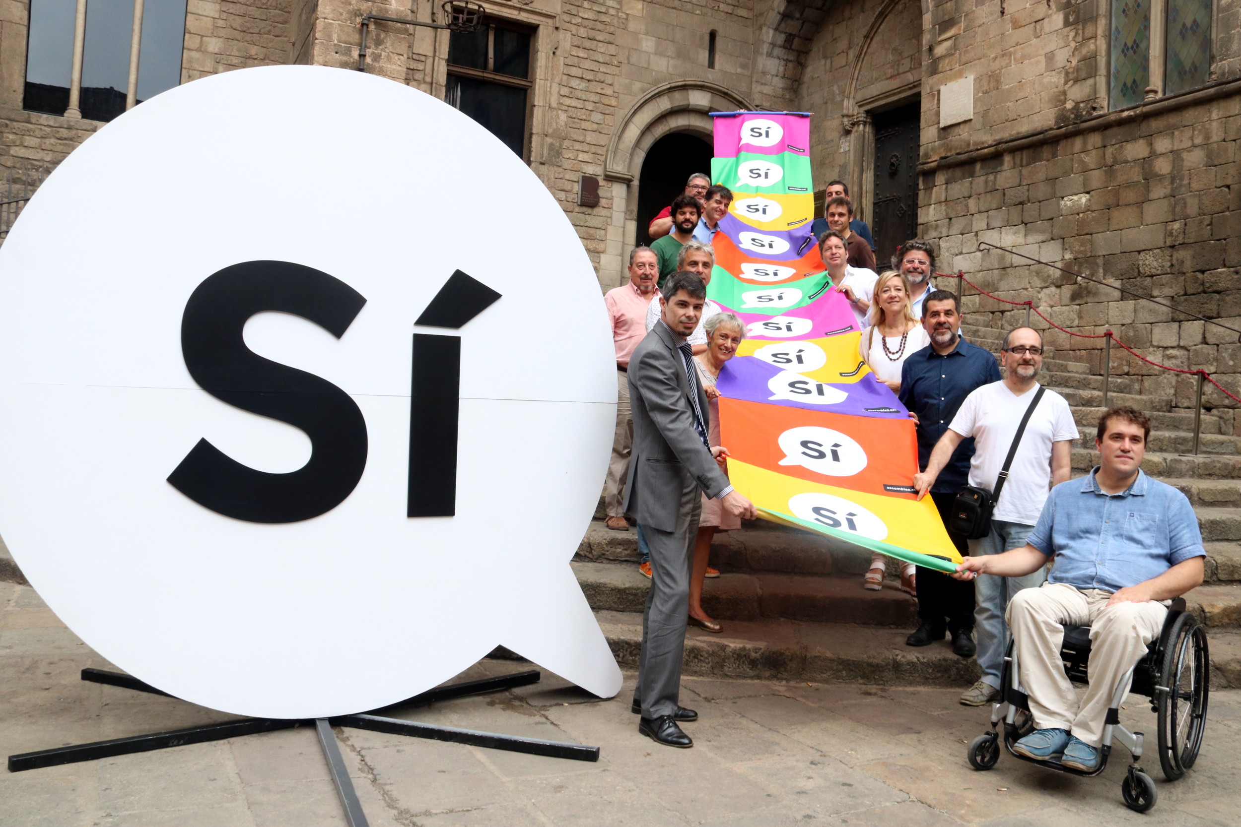 Referendum ‘yes’ vote campaign representatives (by ACN)