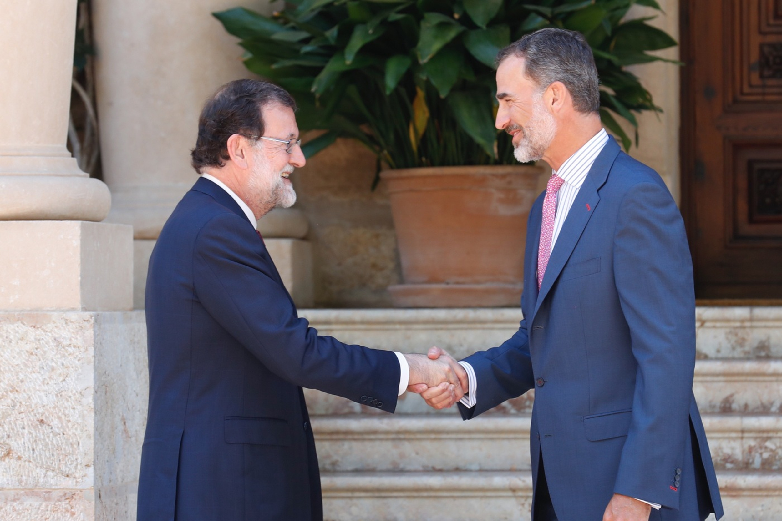 Spanish president Mariano Rajoy and king Felipe VI