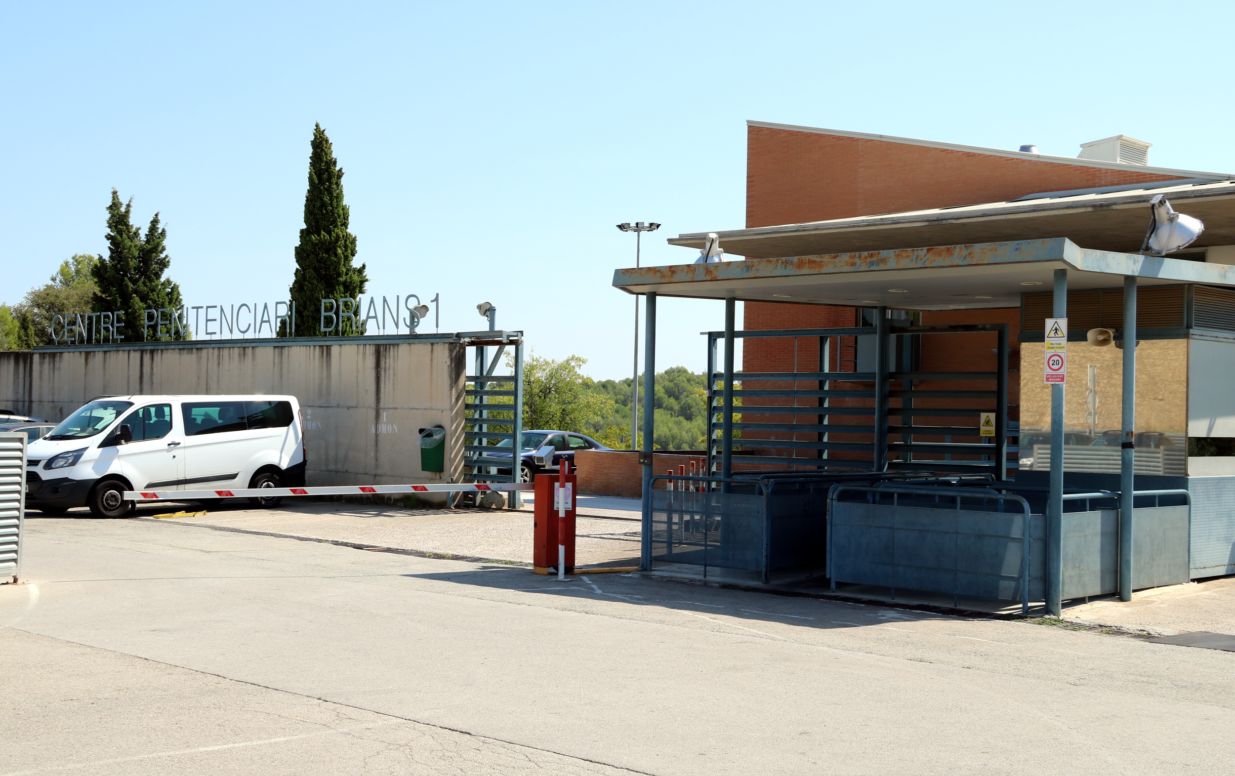 Outside the Brians I prison near Barcelona (by ACN)