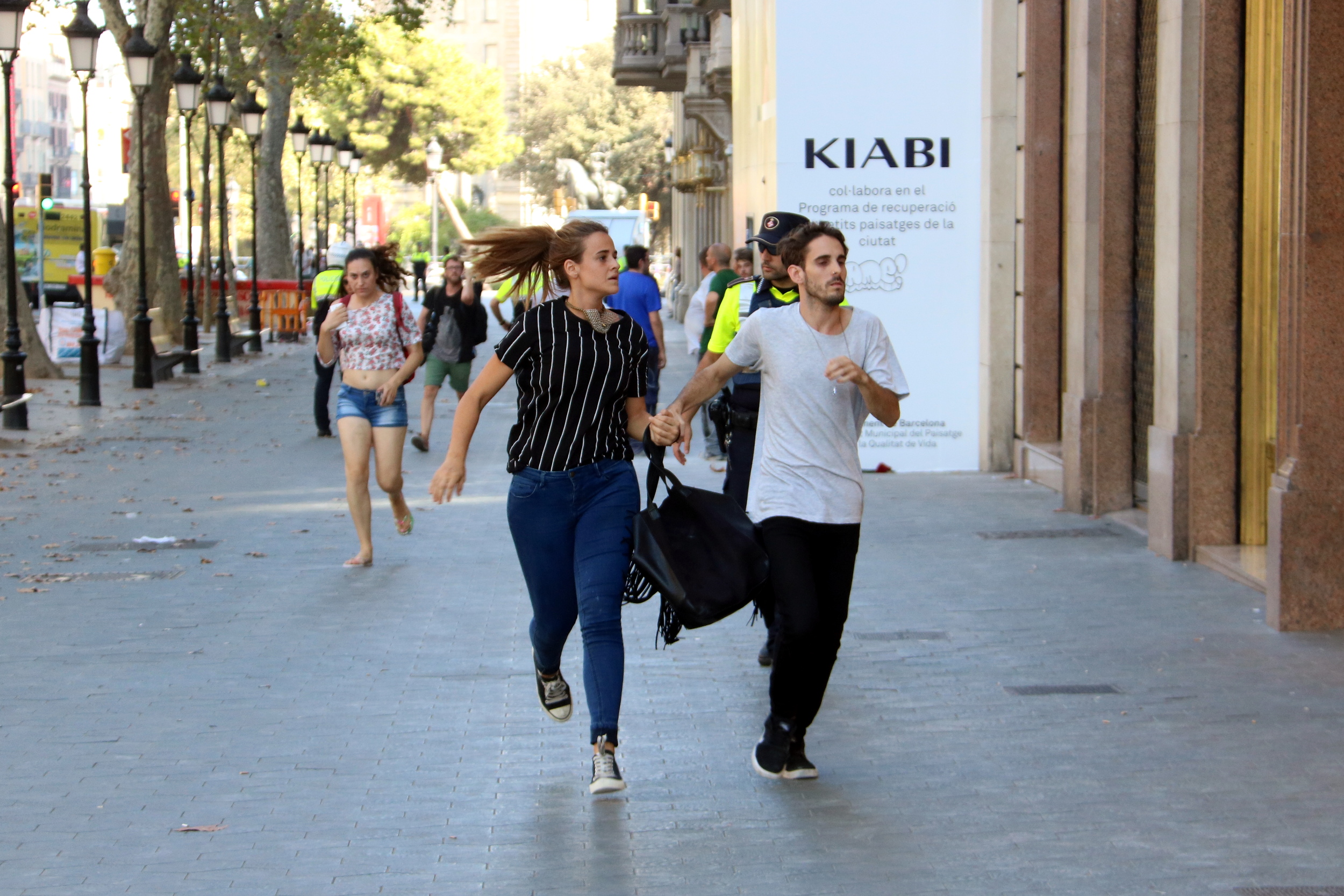 People running after possible terrorist attack in Barcelona (by Pere Francesc)
