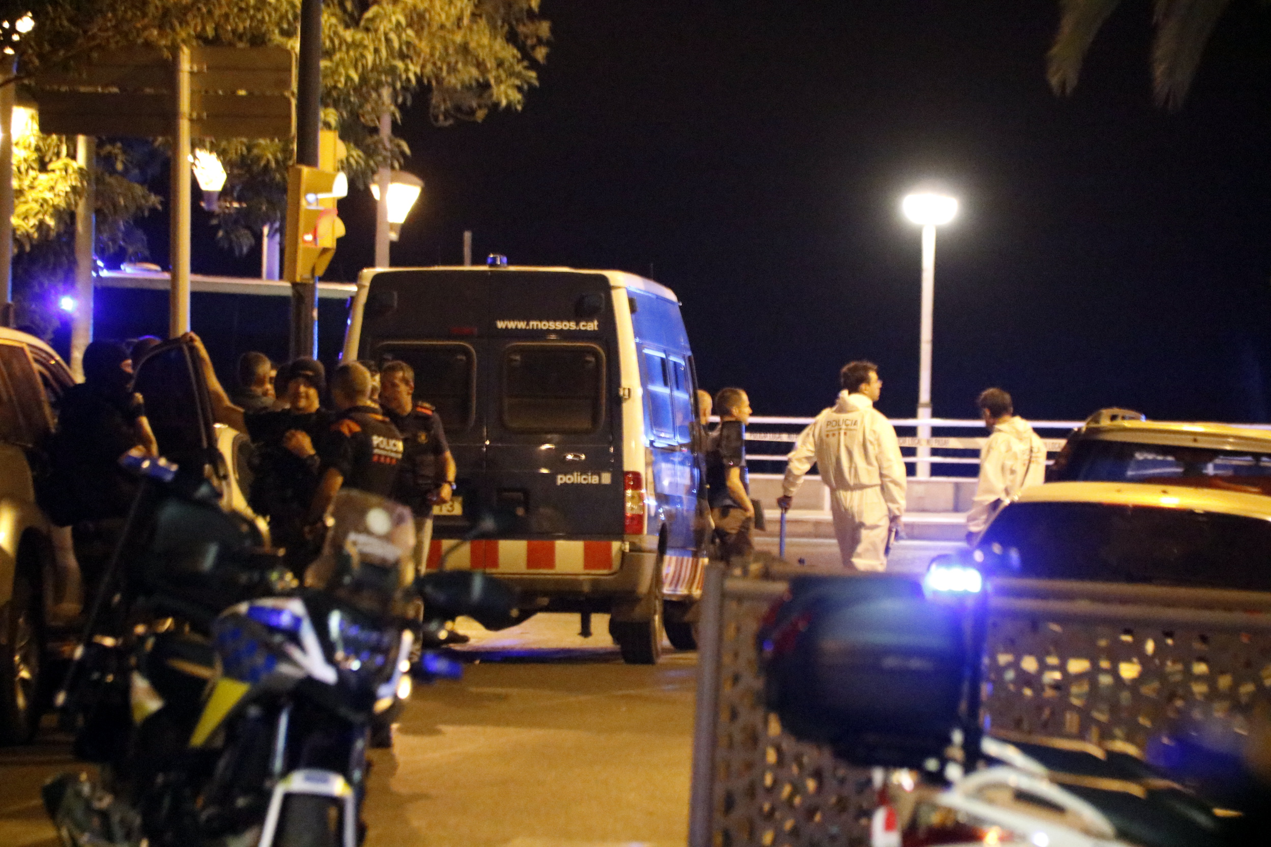 Catalan police presence in Cambrils tonight