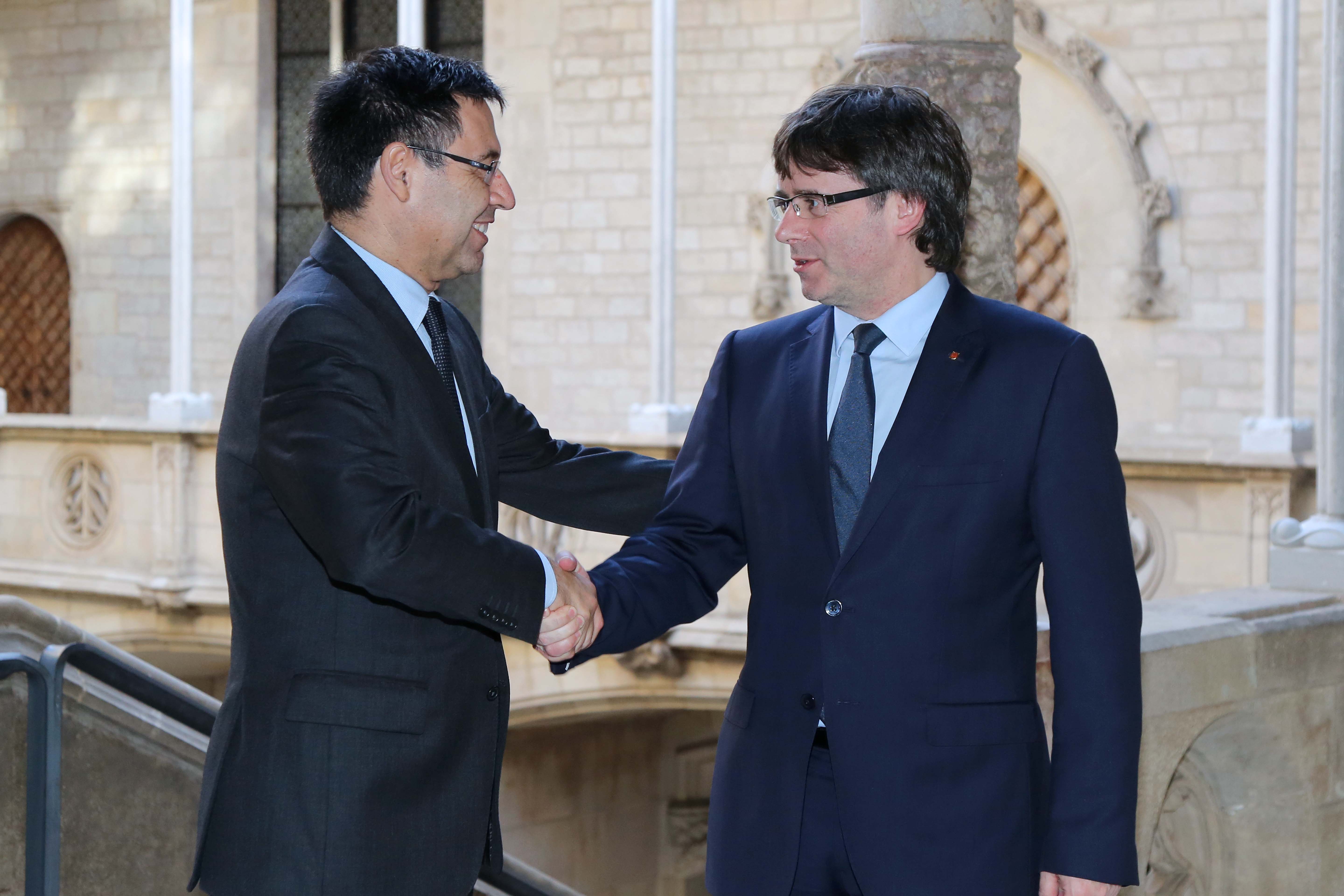 The FC Barcelona president, Josep Maria Bartomeu, and the Catalan president, Carles Puigdemont, met in March 2016