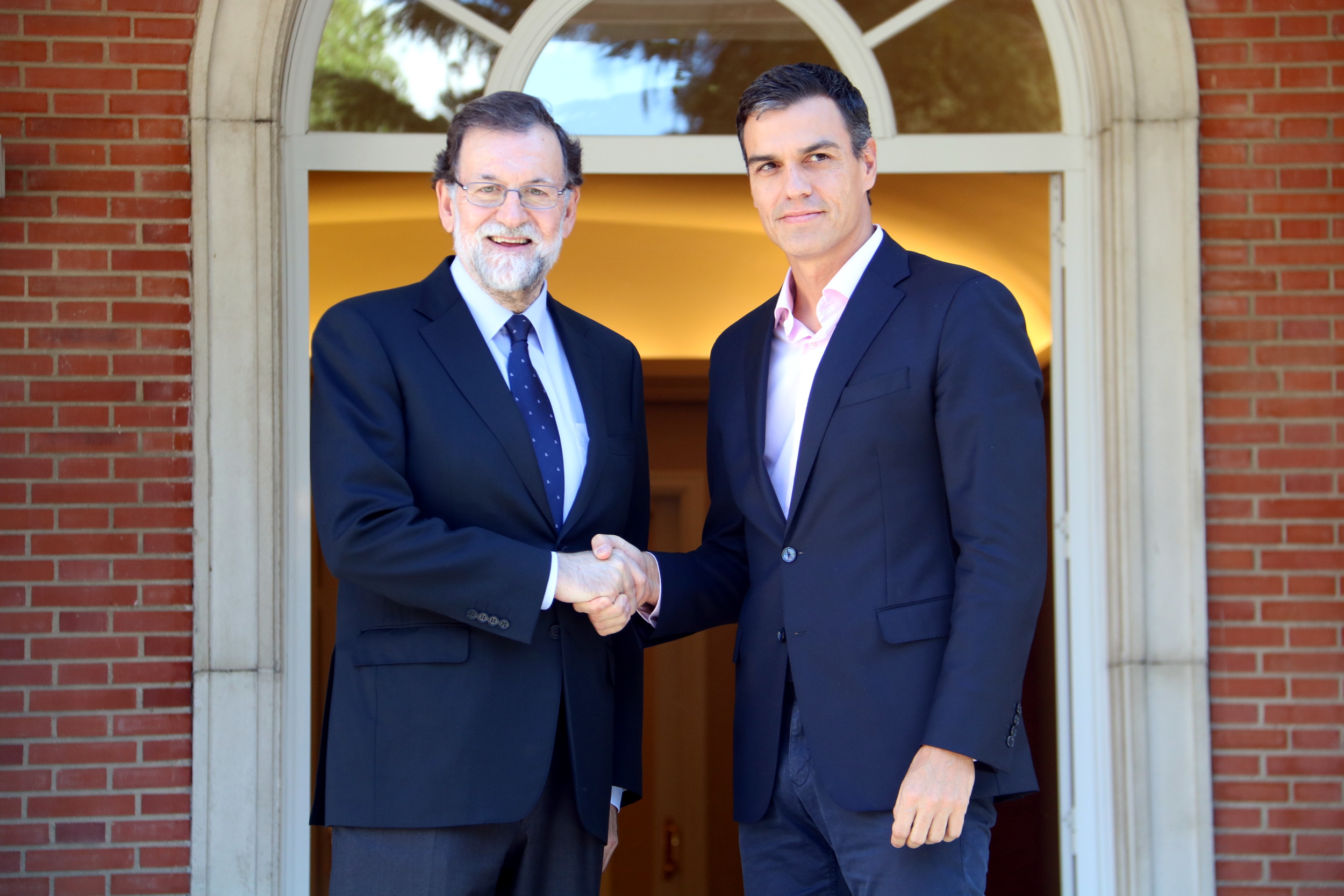Spanish president Mariano Rajoy with leader of the opposition Pedro Sánchez earlier this month (by ACN)