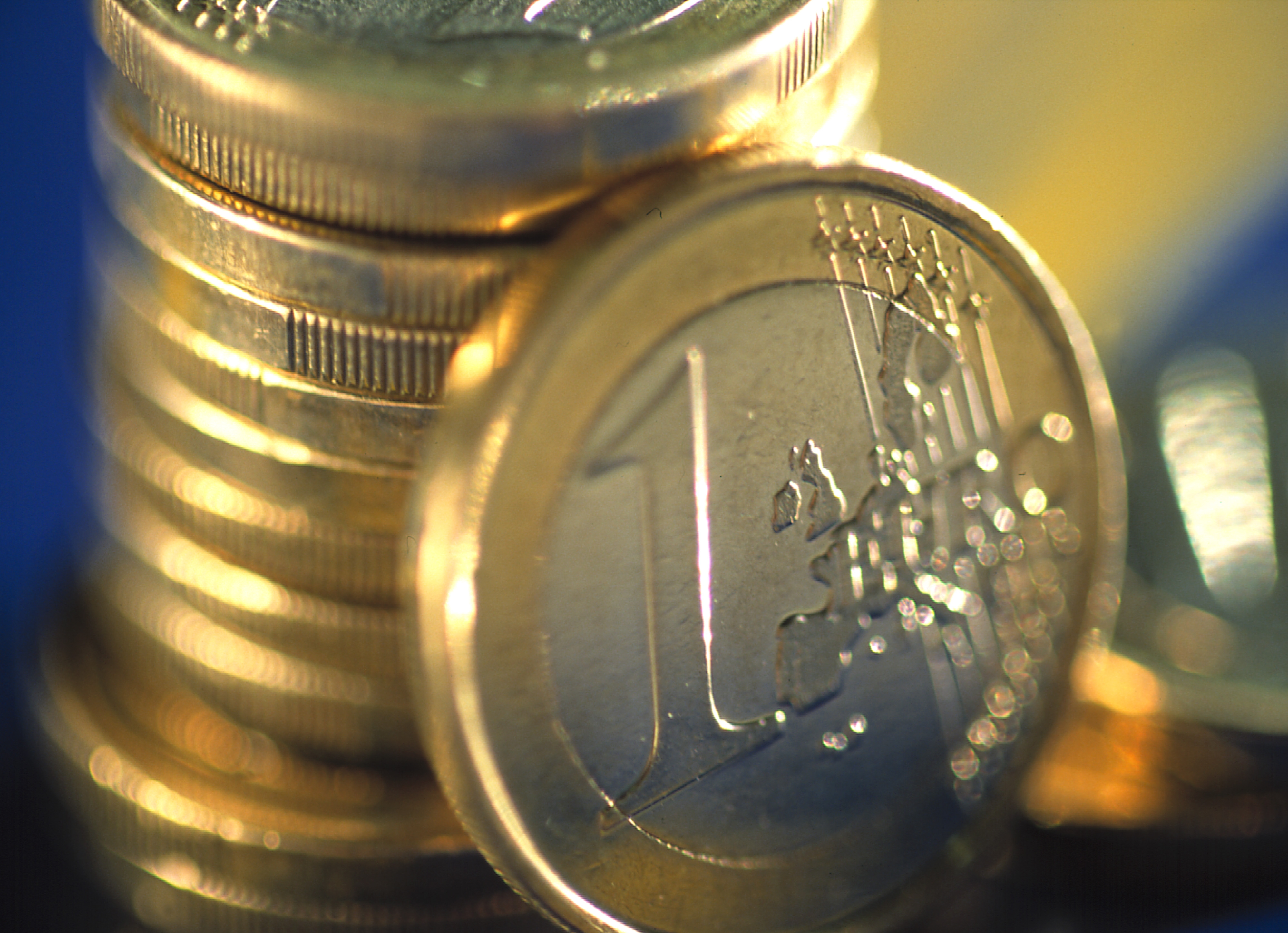 One euro coins (by ACN)