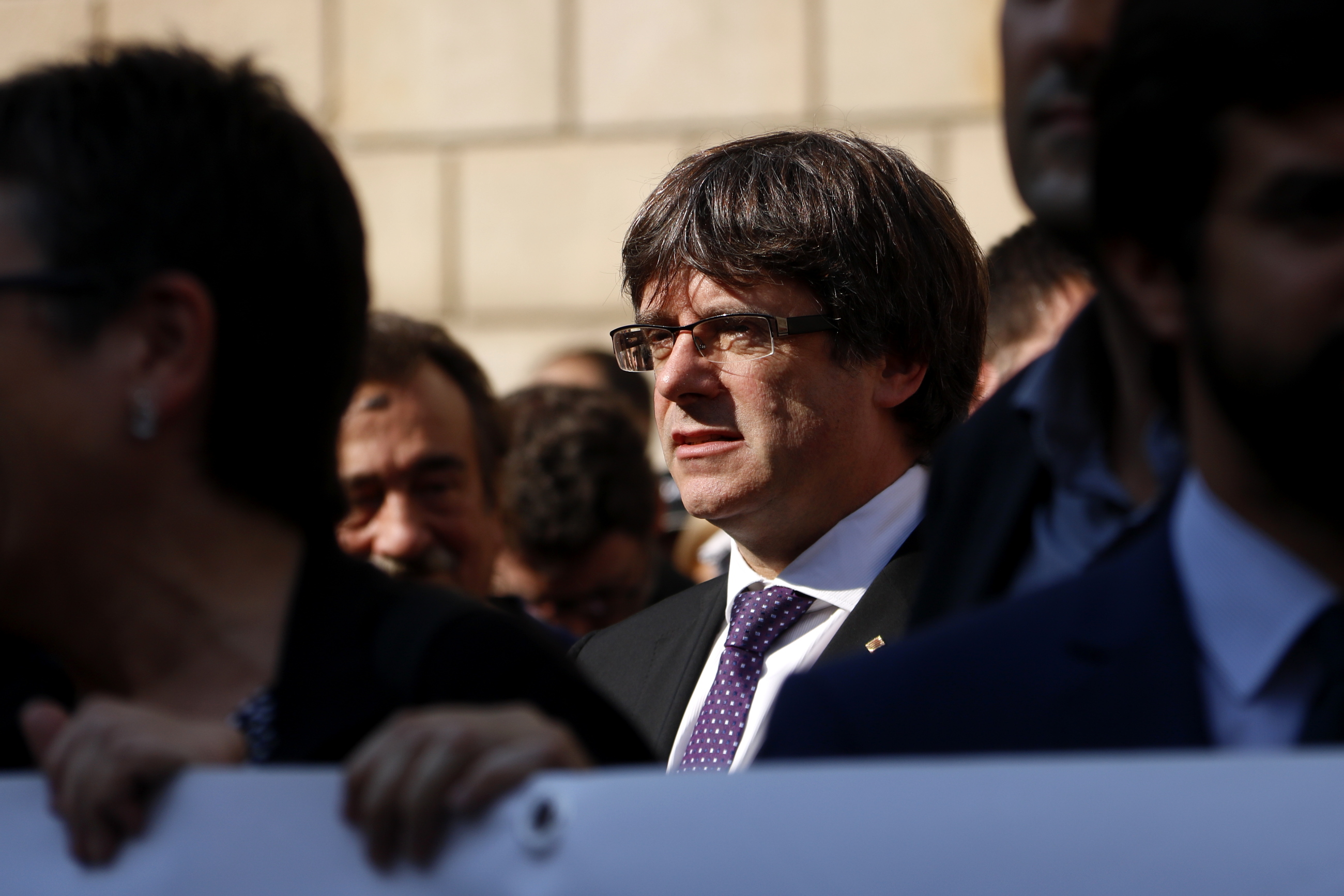 Dismissed Catalan president Carles Puigdemont at the protest demanding the release of Jordi Sánchez and Jordi Cuixart on October 17 (by ACN)