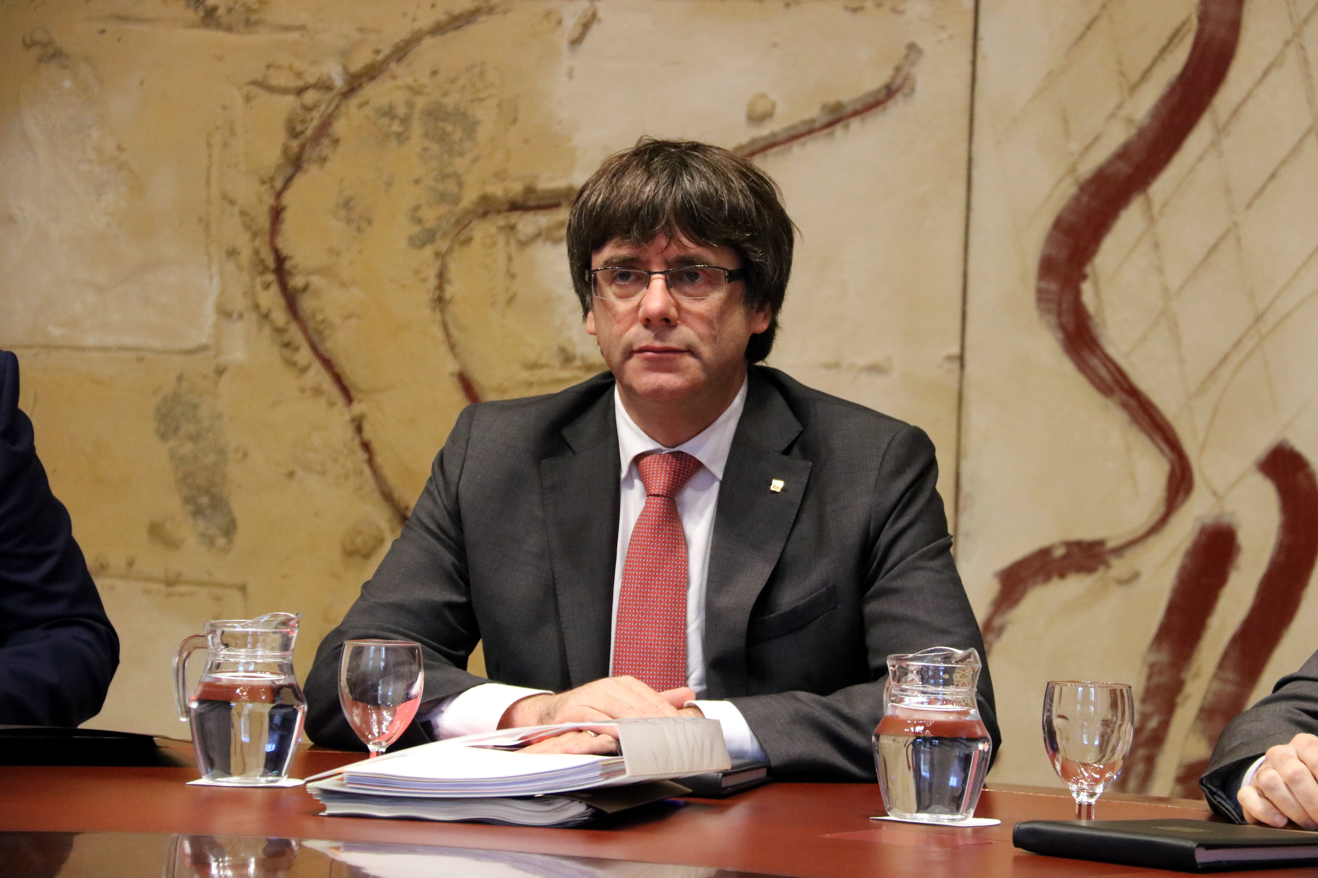 Carles Puigdemont at the Catalan government cabinet on October 24 2017 (by ACN)