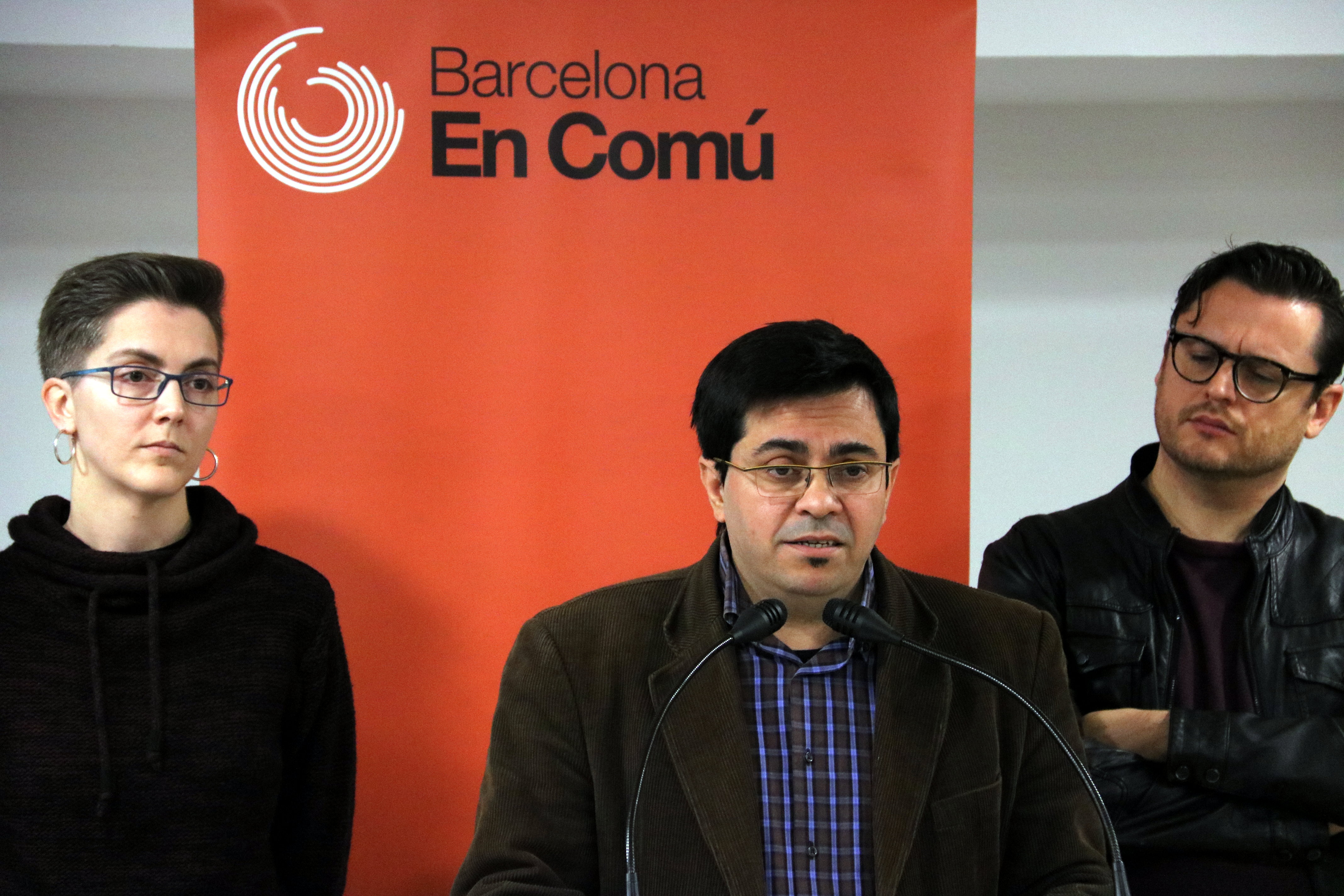 Barcelona deputy mayor Gerardo Pisarello and Barcelona in Common spokesperson Enric Bárcena on November 12 2017 (by ACN)