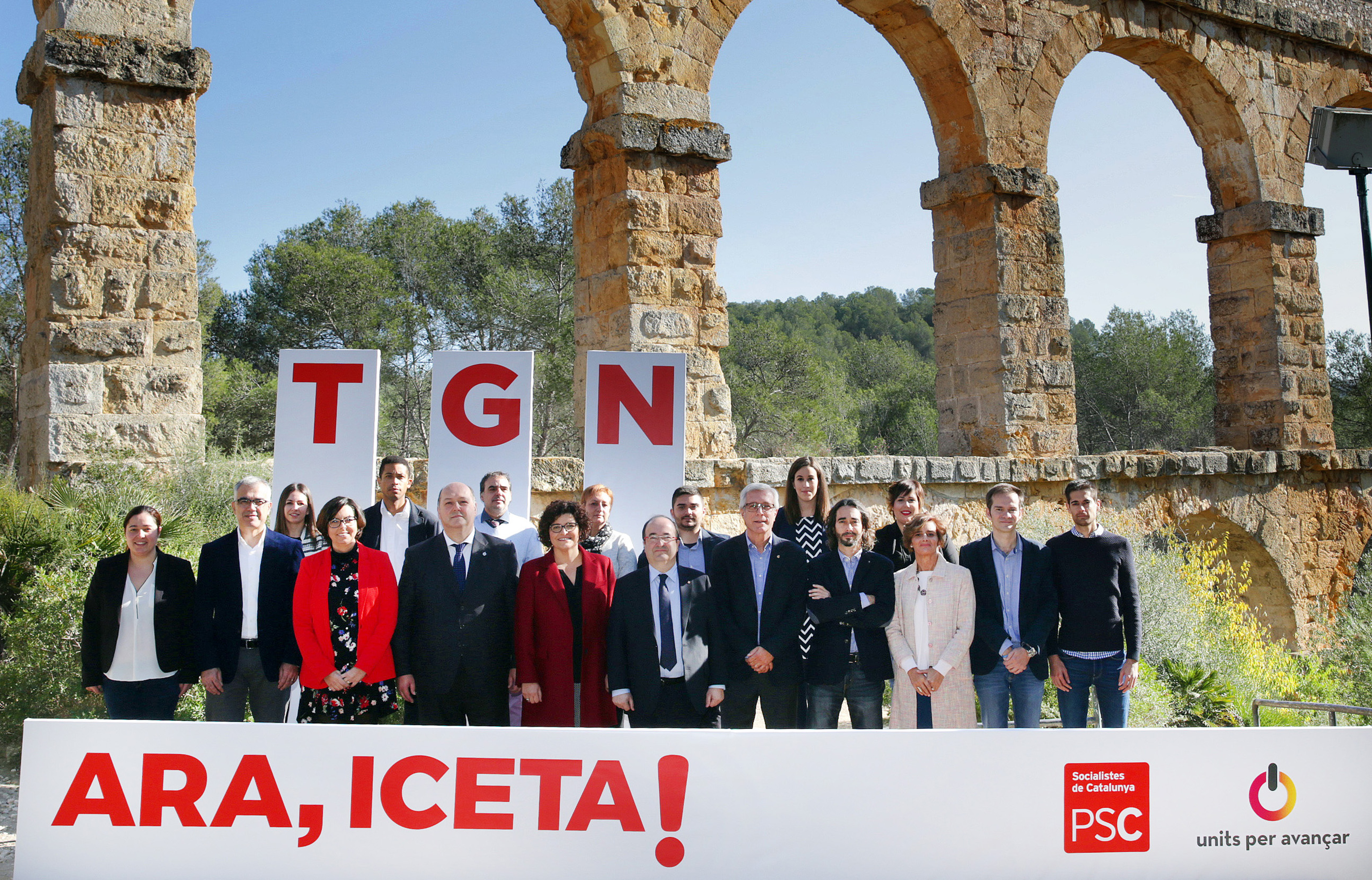 PSC leader Miquel Iceta (centre) on Saturday in Tarragona (by ACN)