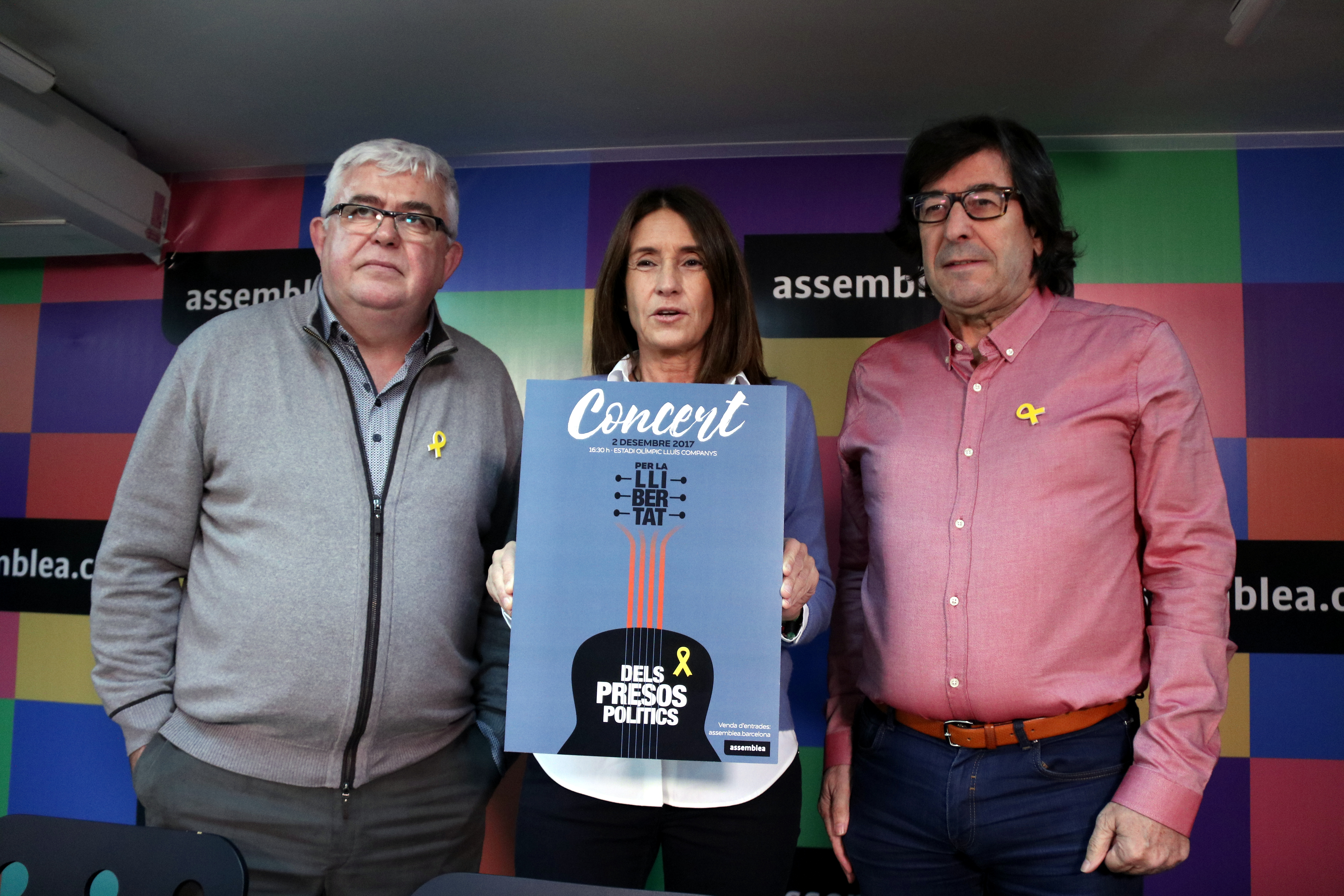 Vice president of the Catalan National Assembly Agustí Alcoberro, producer and ANC member Linus Puchal, and artistic producer of the concert Gemma Recoder at the press release for the 'Concert for the Freedom of Political Prisoners' On november 21 (by Núr