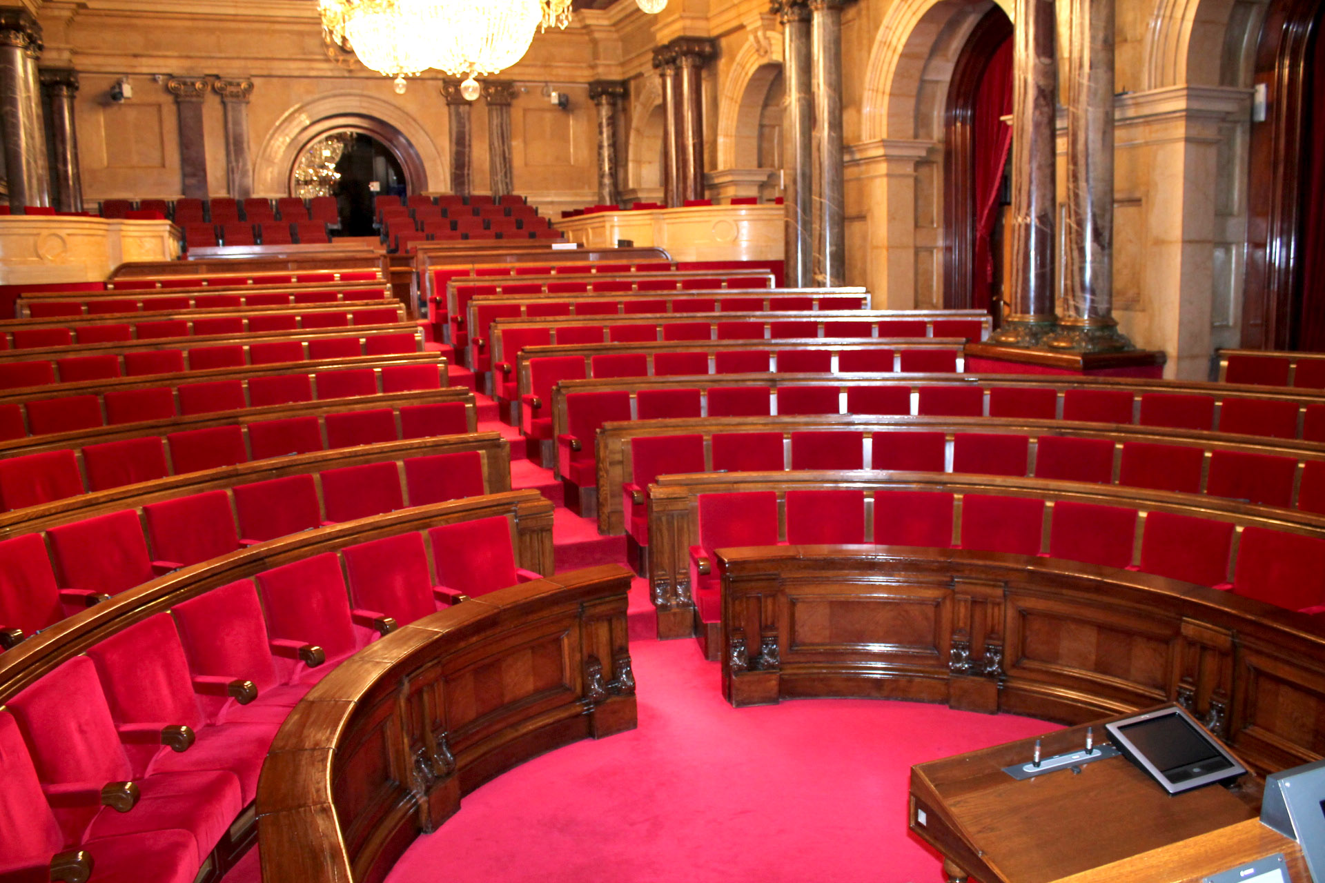 A shot of the empty seats at the Catalan Parliament on September 10 2015 (by the Catalan Parliament)