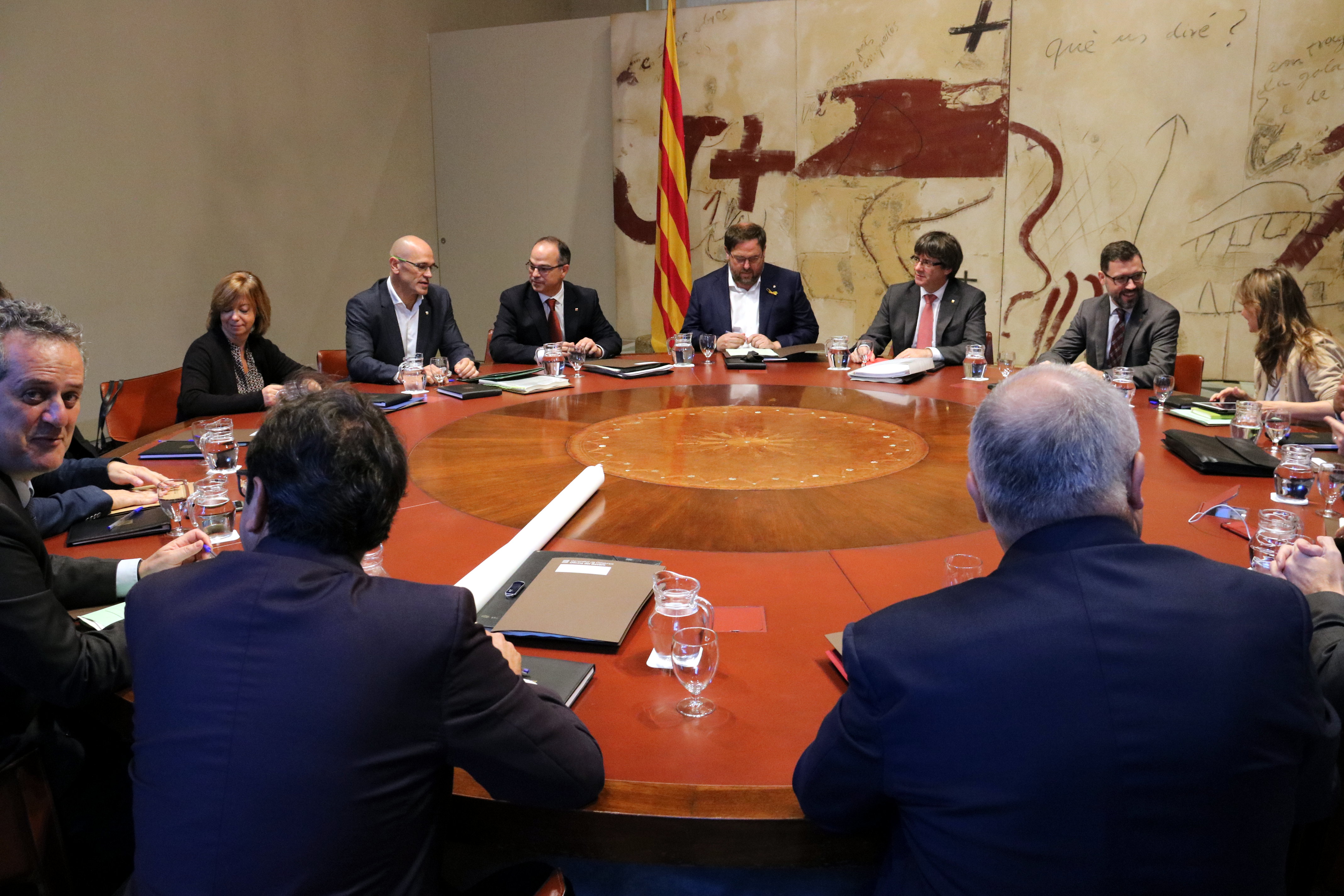 The executive council of the Catalan government prior to dismissal on October 24 (by ACN)