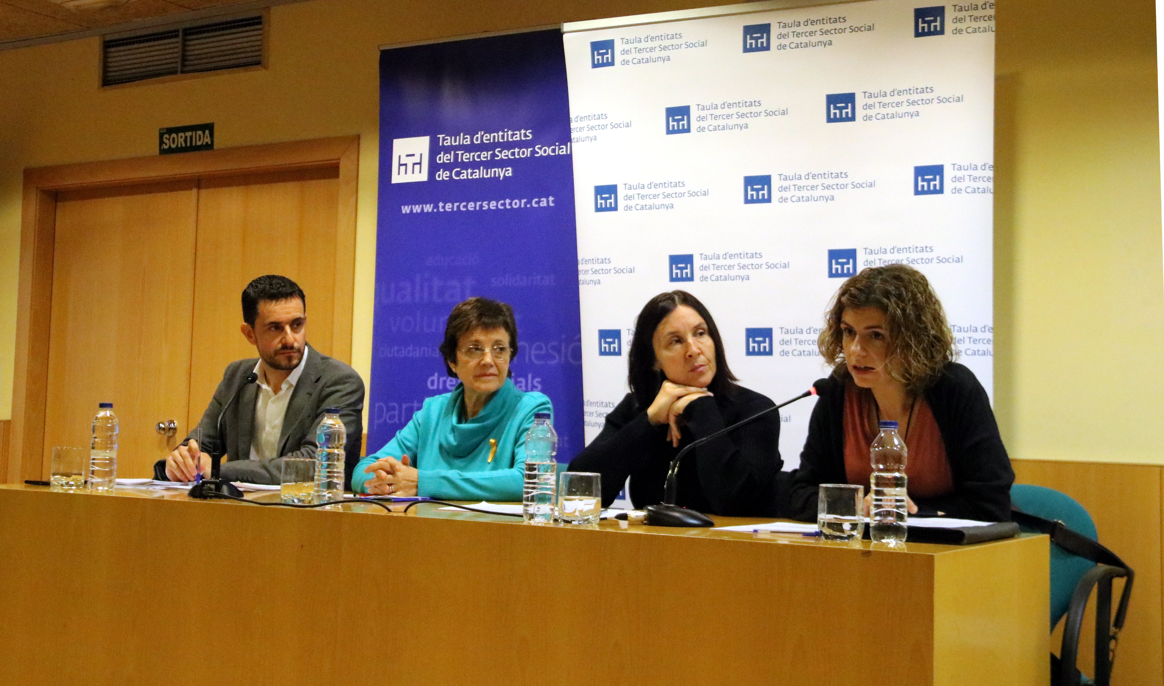 'La Taula del Tercer Sector' speaking in November about energy poverty (by ACN)