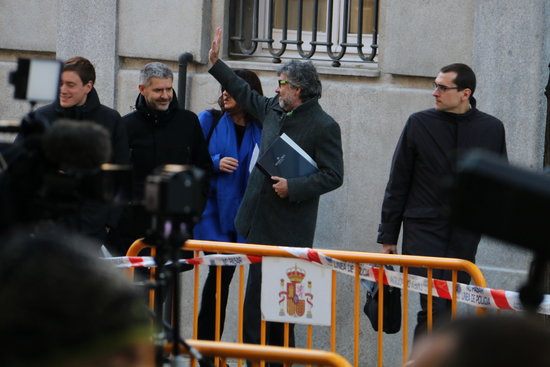 Defense lawyer of Catalan leaders arriving at the Supreme Court on Friday (by Tània Tàpia)