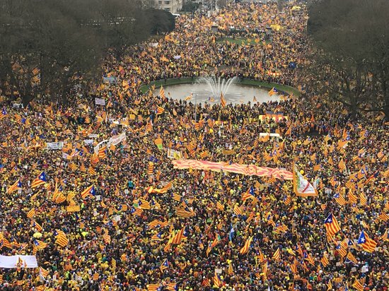 The Catalan demonstration in Brussels gathers thousands