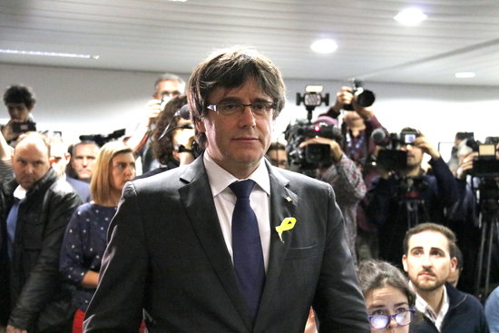 Catalan president Carles Puigdemont at a press conference the day after the December 21 election (by Laura Pous)