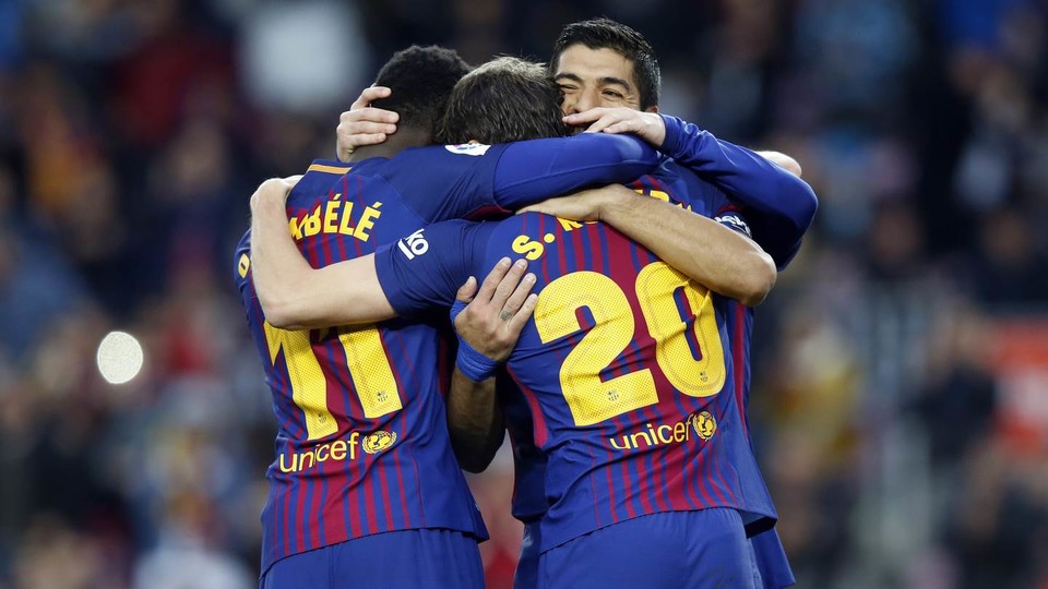 Suárez, Dembélé, and Sergio Roberto celebrate Barça's second goal of the match (by Miguel Ruiz, FCB)