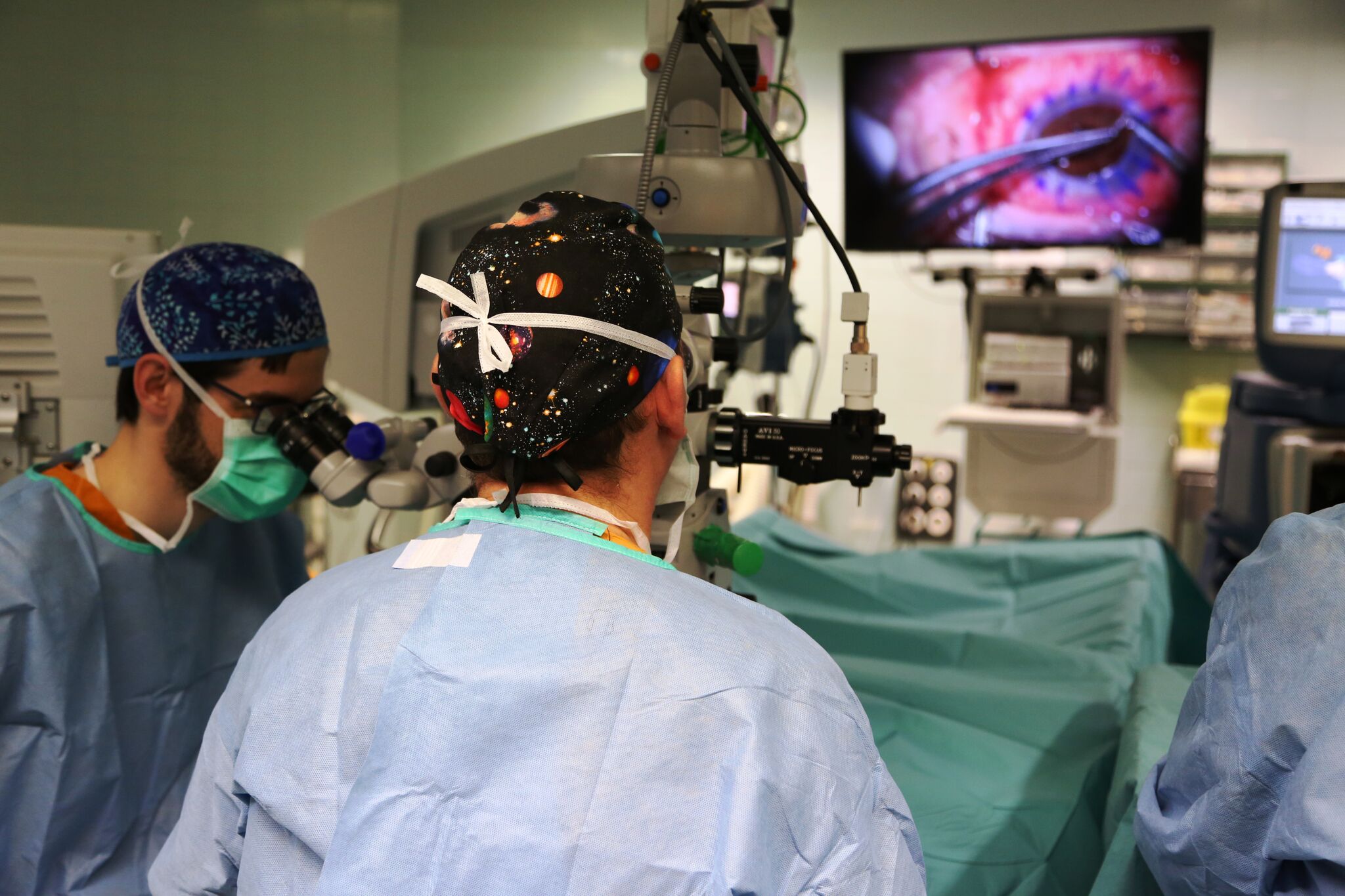 A cornea transplant at the Vall d'Hebron hospital on June 8 2017 (by Elisenda Rosanas)