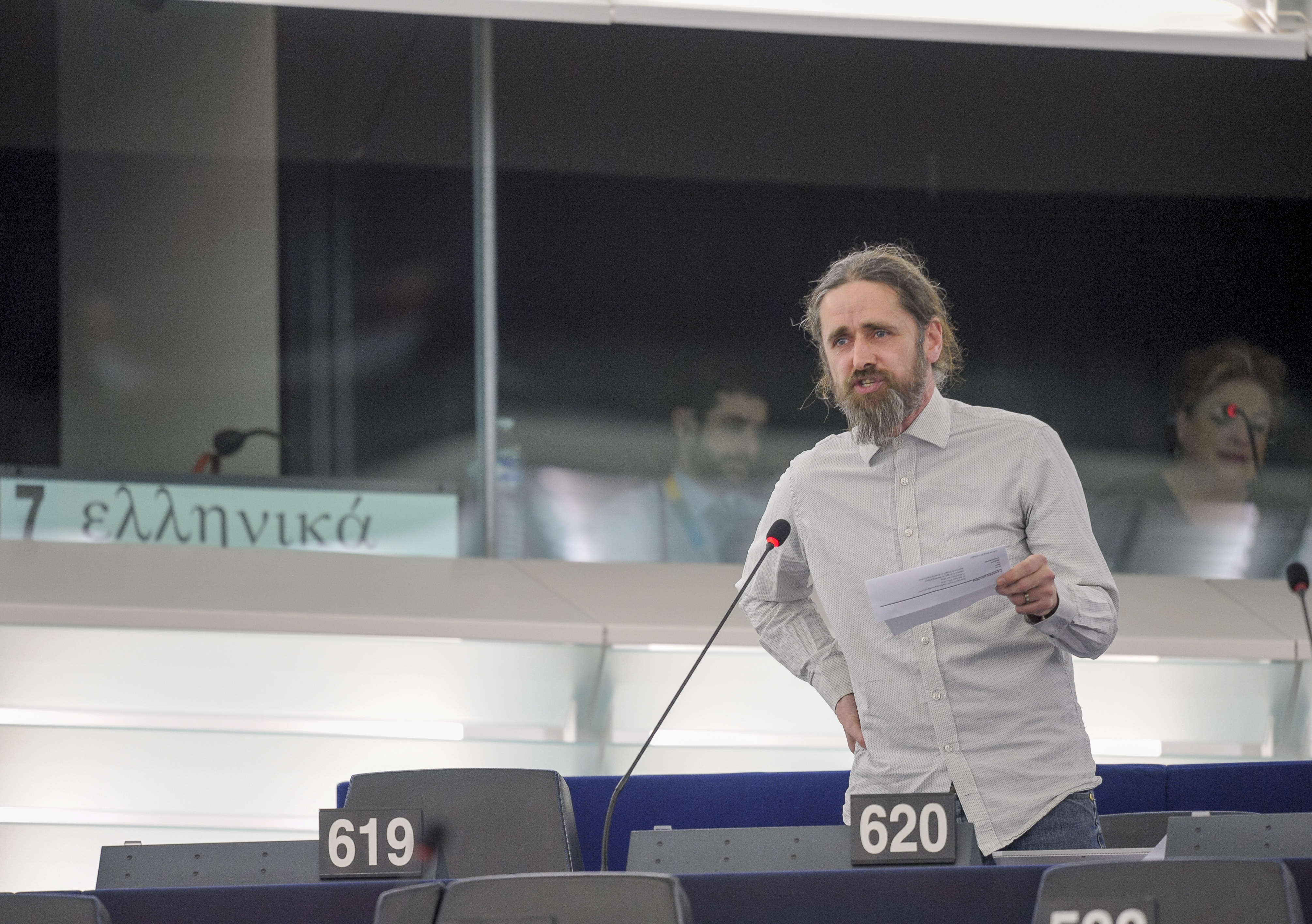 Luke Ming Flanagan at the European Parliament (by ACN)