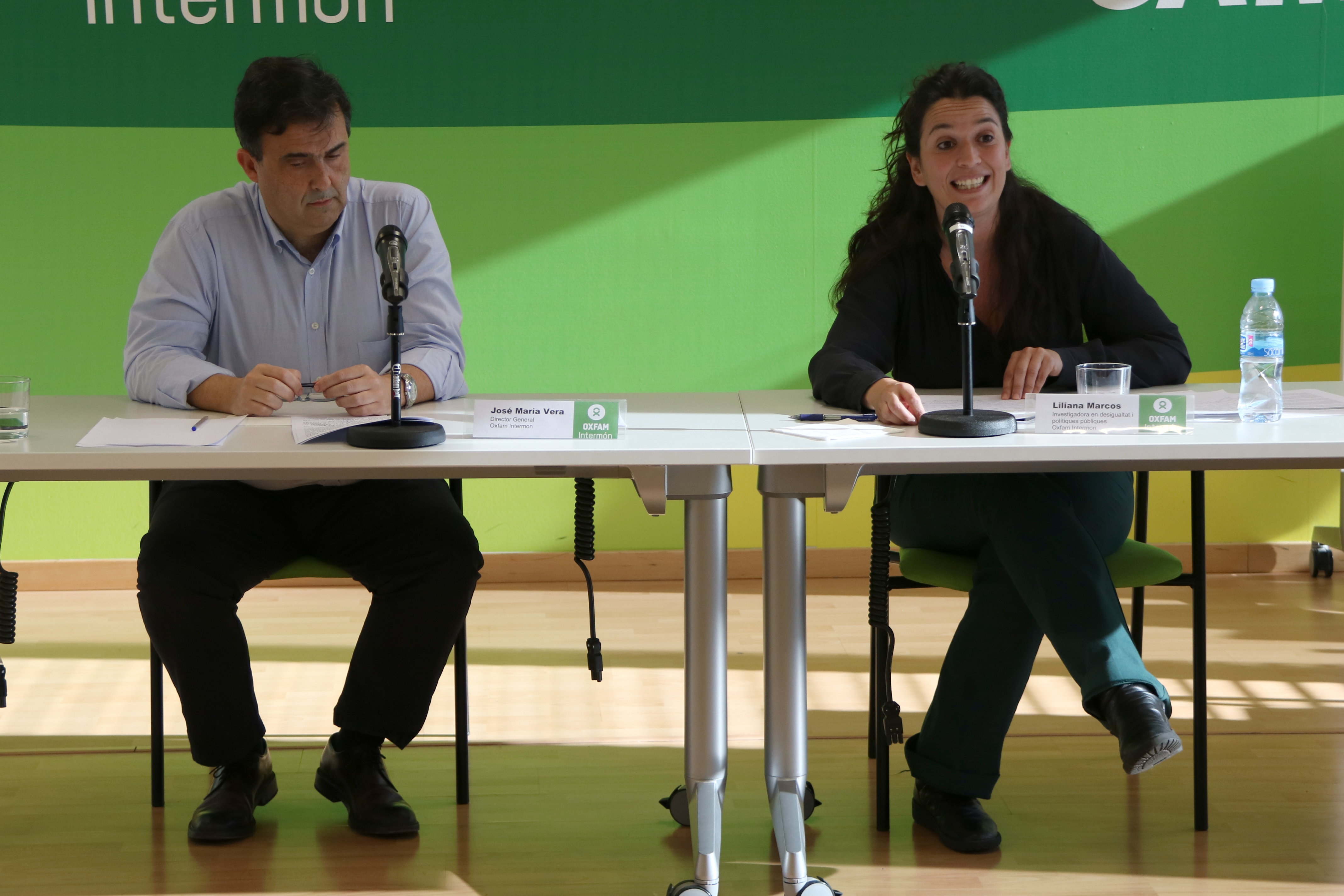 Oxfam general director in Spain, José Maria Vera, alongside researcher Liliana Marcos (by ACN)
