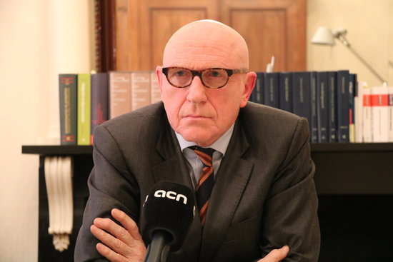 Carles Puigdemont's lawyer in Belgium, Paul Bekaert, during his interview with teh Catalan News Agency (by N. Segura)