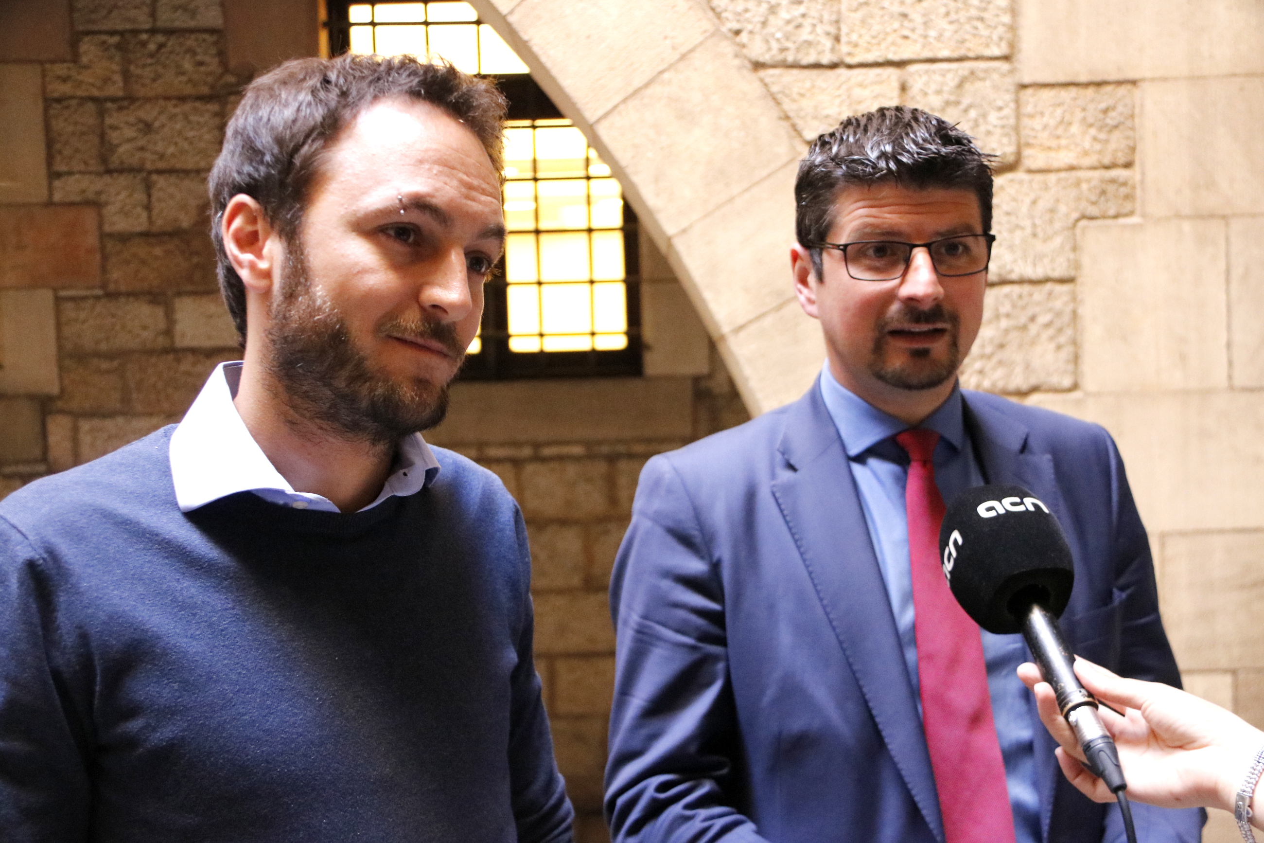 On the left, Swiss socialist MP Mathias Reynard at the seat of the Catalan government on April 22 2017 (by Rafa Garrido)