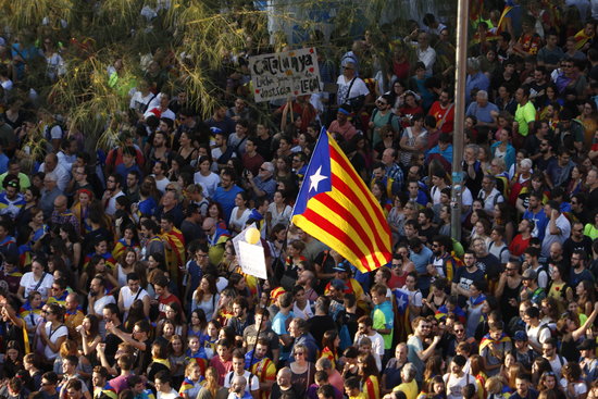 Catalan independence flag in a demonstration on October 3, 2017 (by Rafa Garrido)